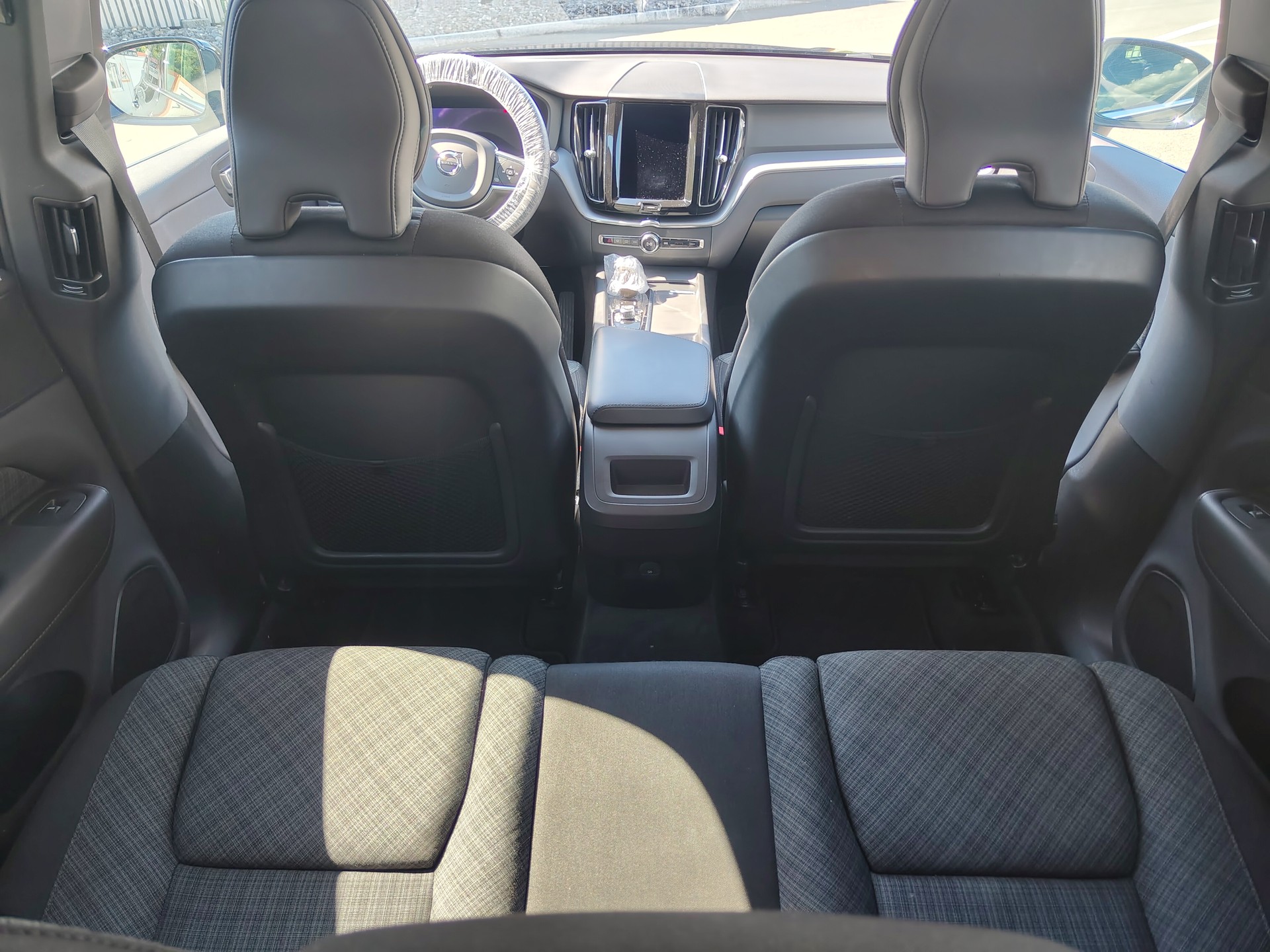 VOLVO XC60 B4 Benzin Mild Hybrid Momentum Geartronic-image-11