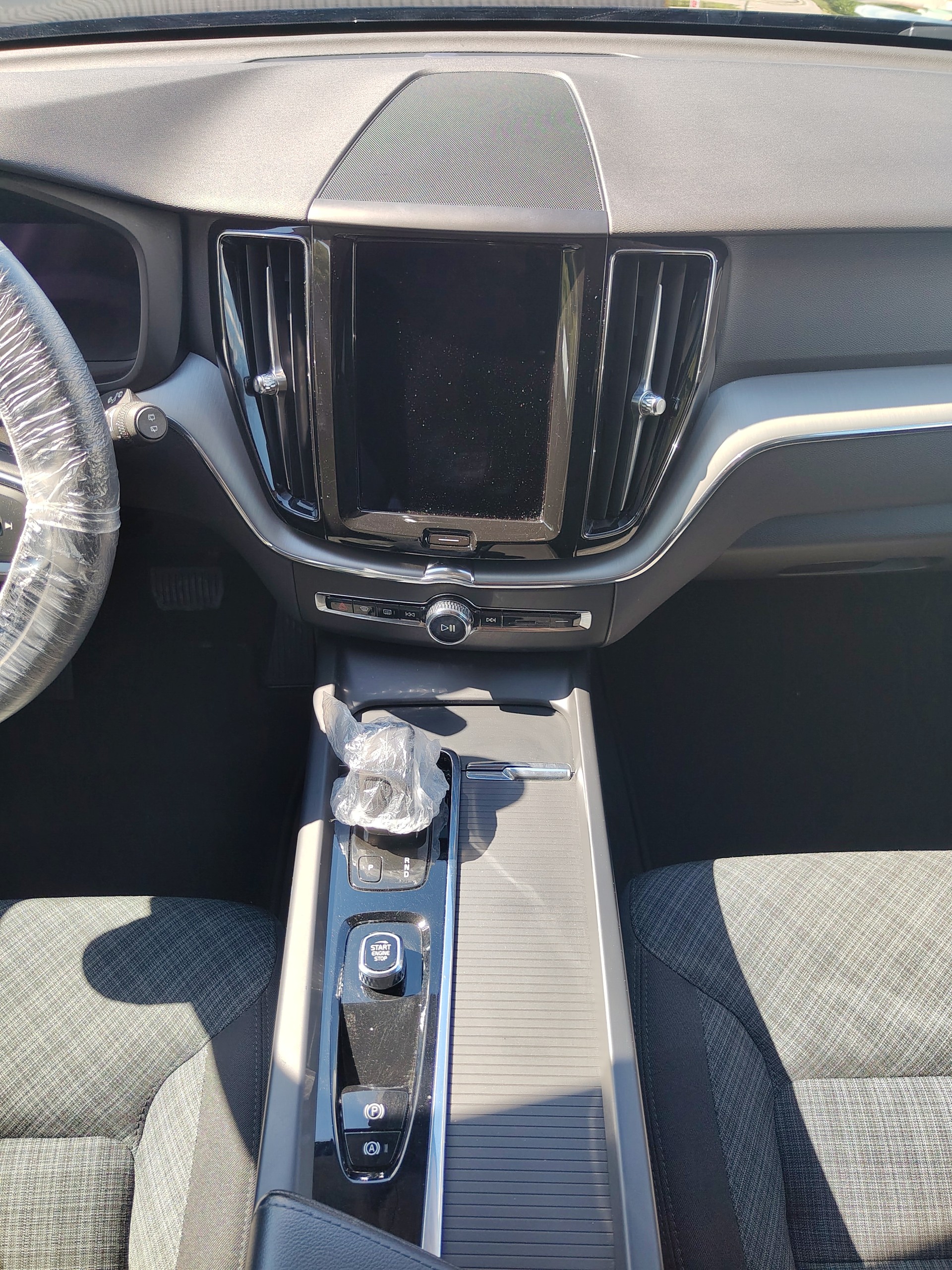 VOLVO XC60 B4 Benzin Mild Hybrid Momentum Geartronic-image-9