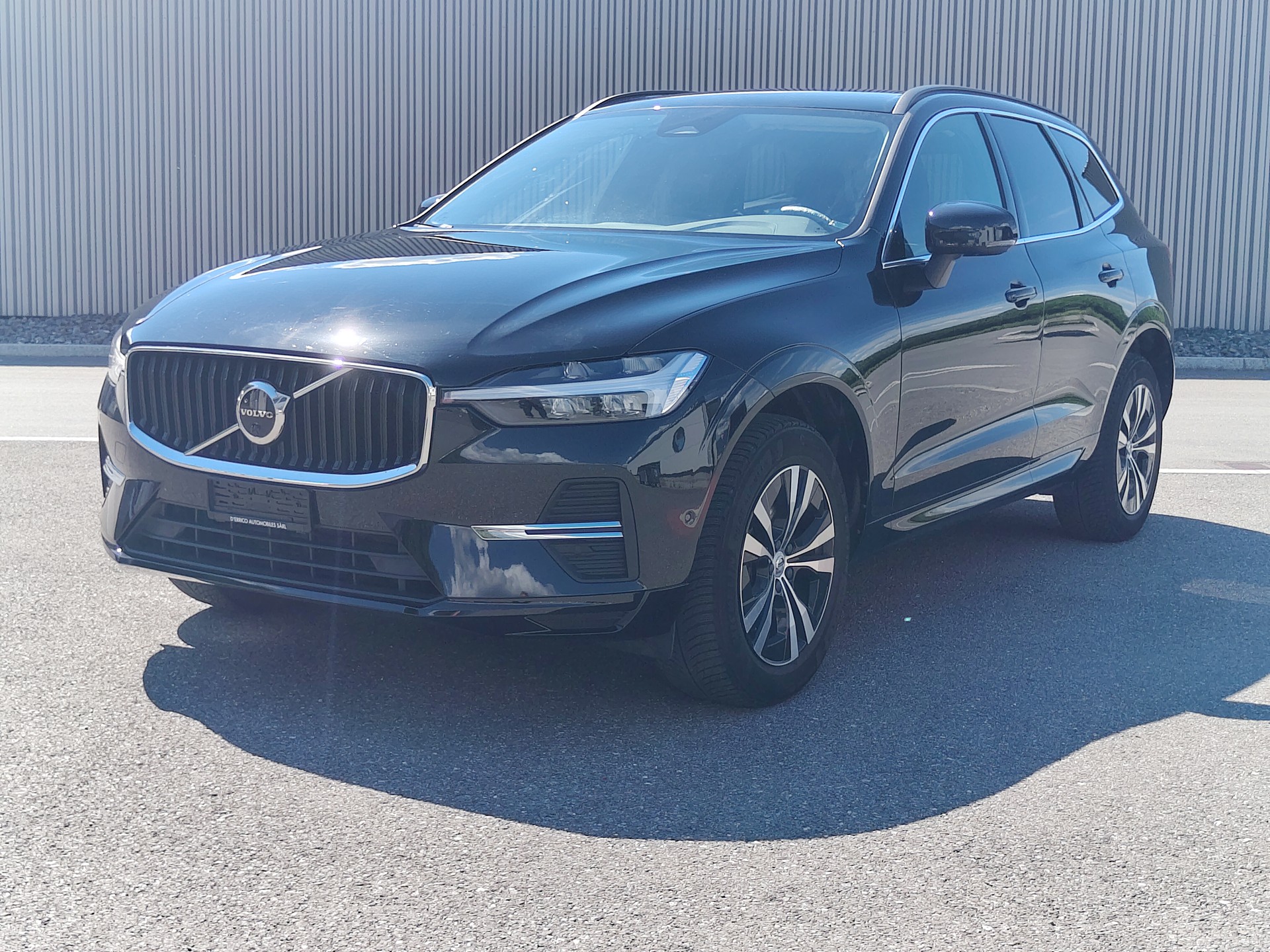 VOLVO XC60 B4 Benzin Mild Hybrid Momentum Geartronic-showroom-element-1