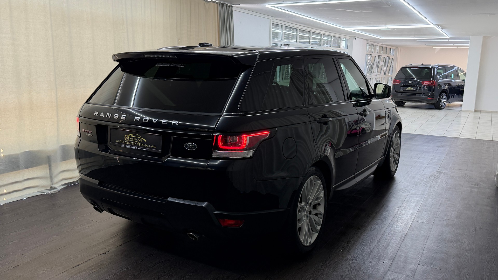 LAND ROVER Range Rover Sport 3.0 SDV6 HSE Automatic-showroom-element-3