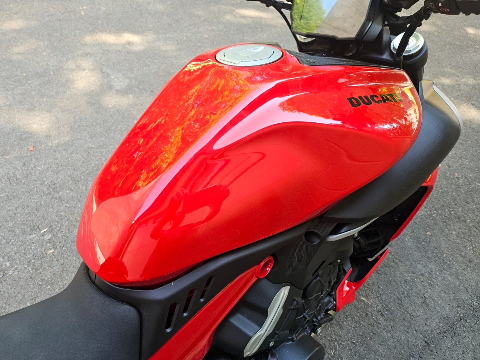 DUCATI Diavel V4 einige kratzer quelques égratinures-image-15