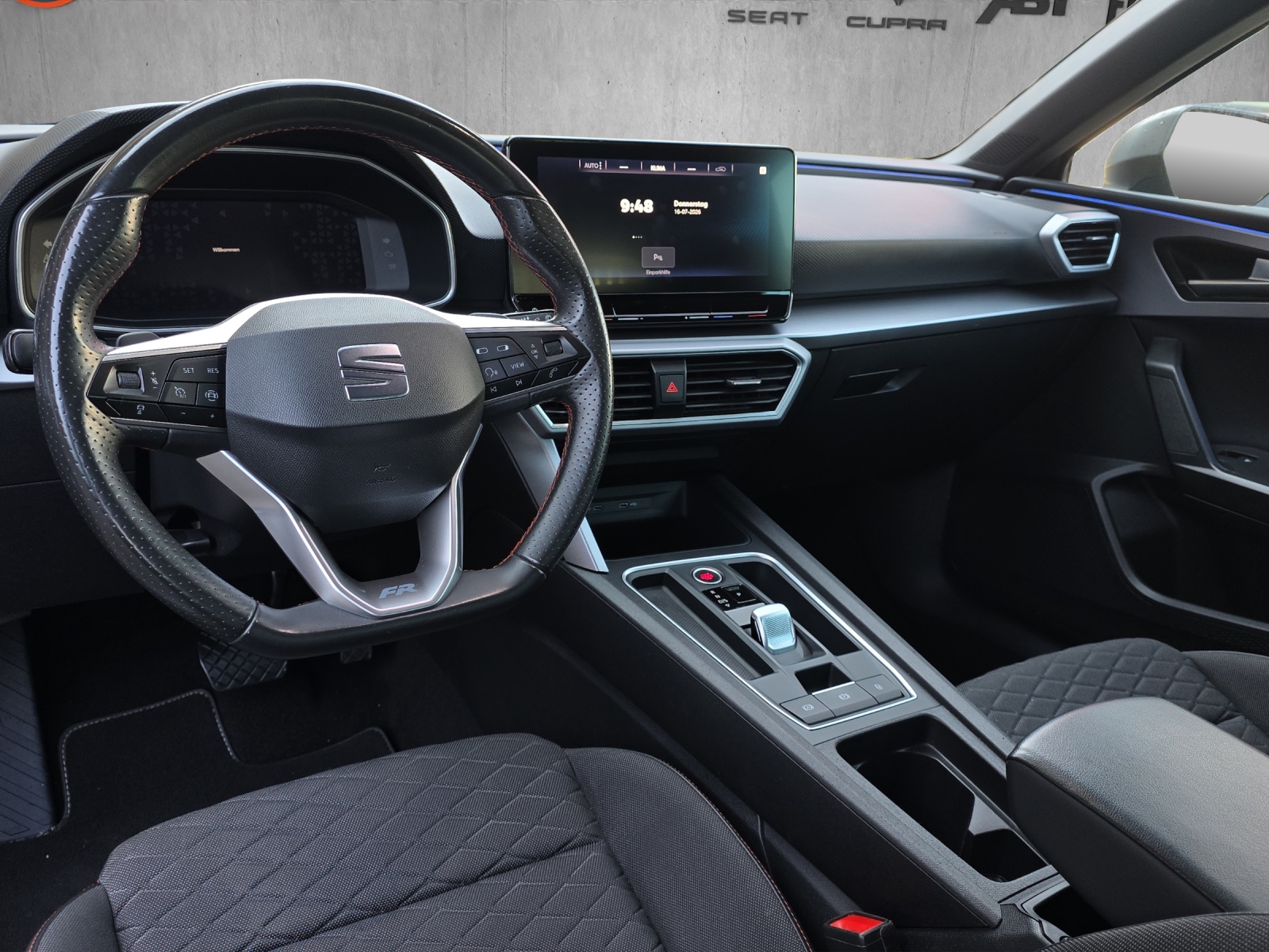 SEAT Leon 1.5 eTSI mHEV DSG FR-image-5