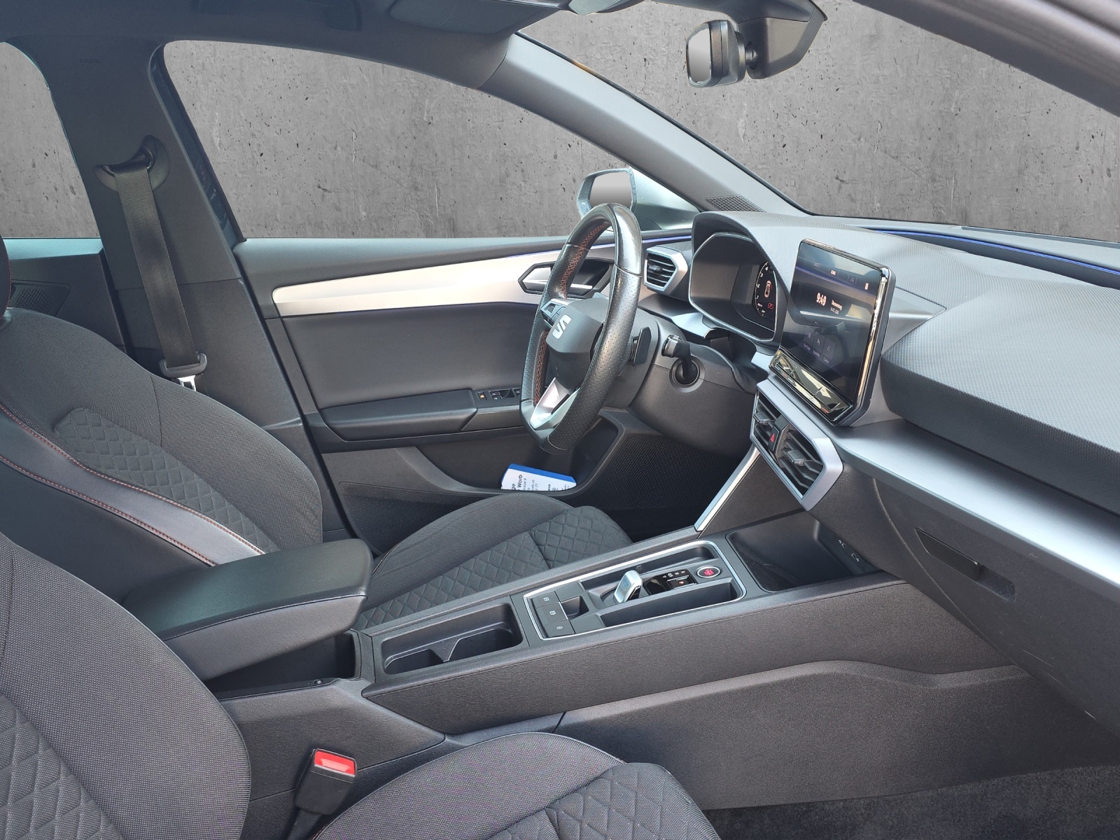 SEAT Leon 1.5 eTSI mHEV DSG FR-image-8