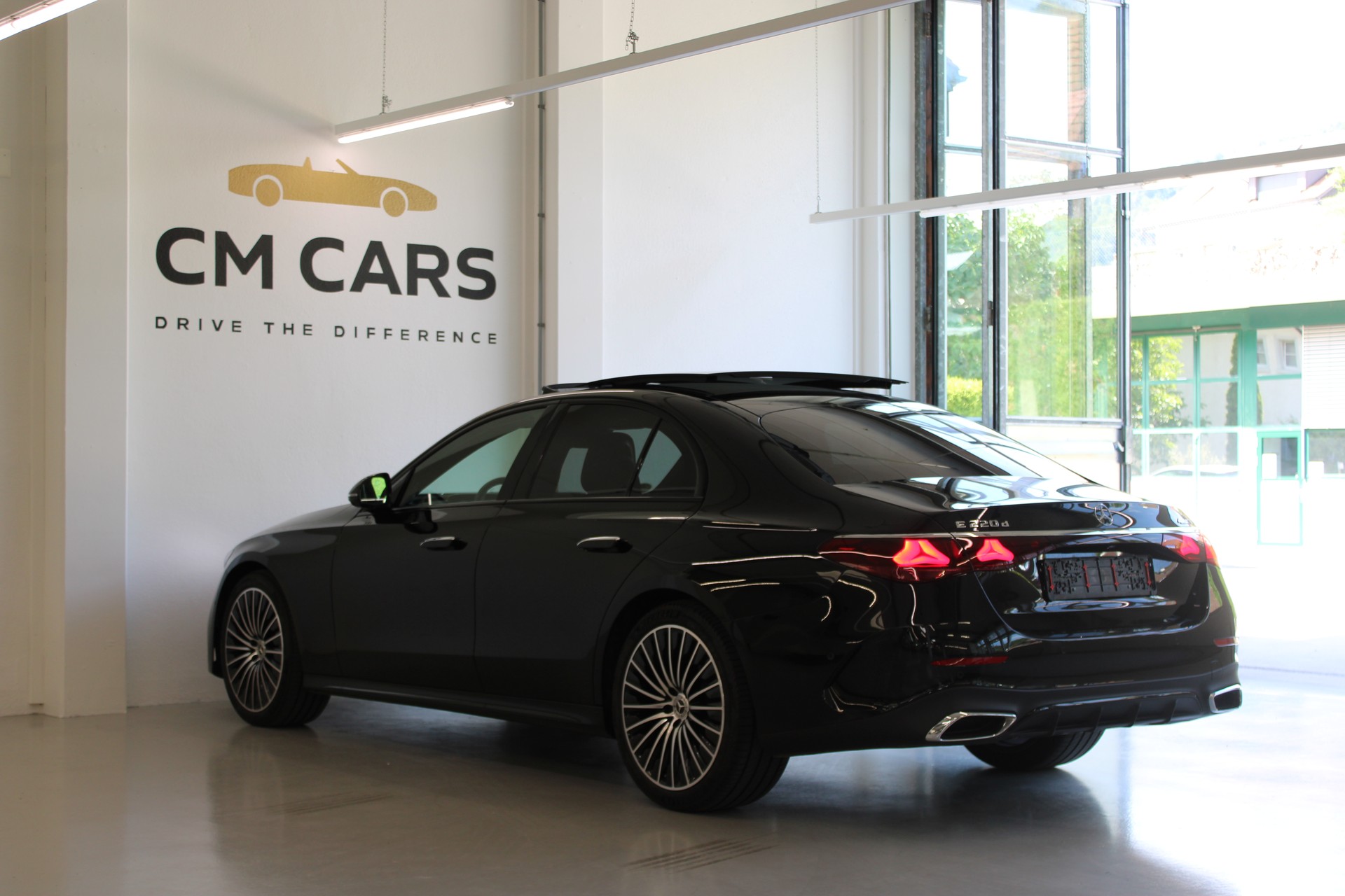 MERCEDES-BENZ E 220 d 4Matic 9G-Tronic-image-5