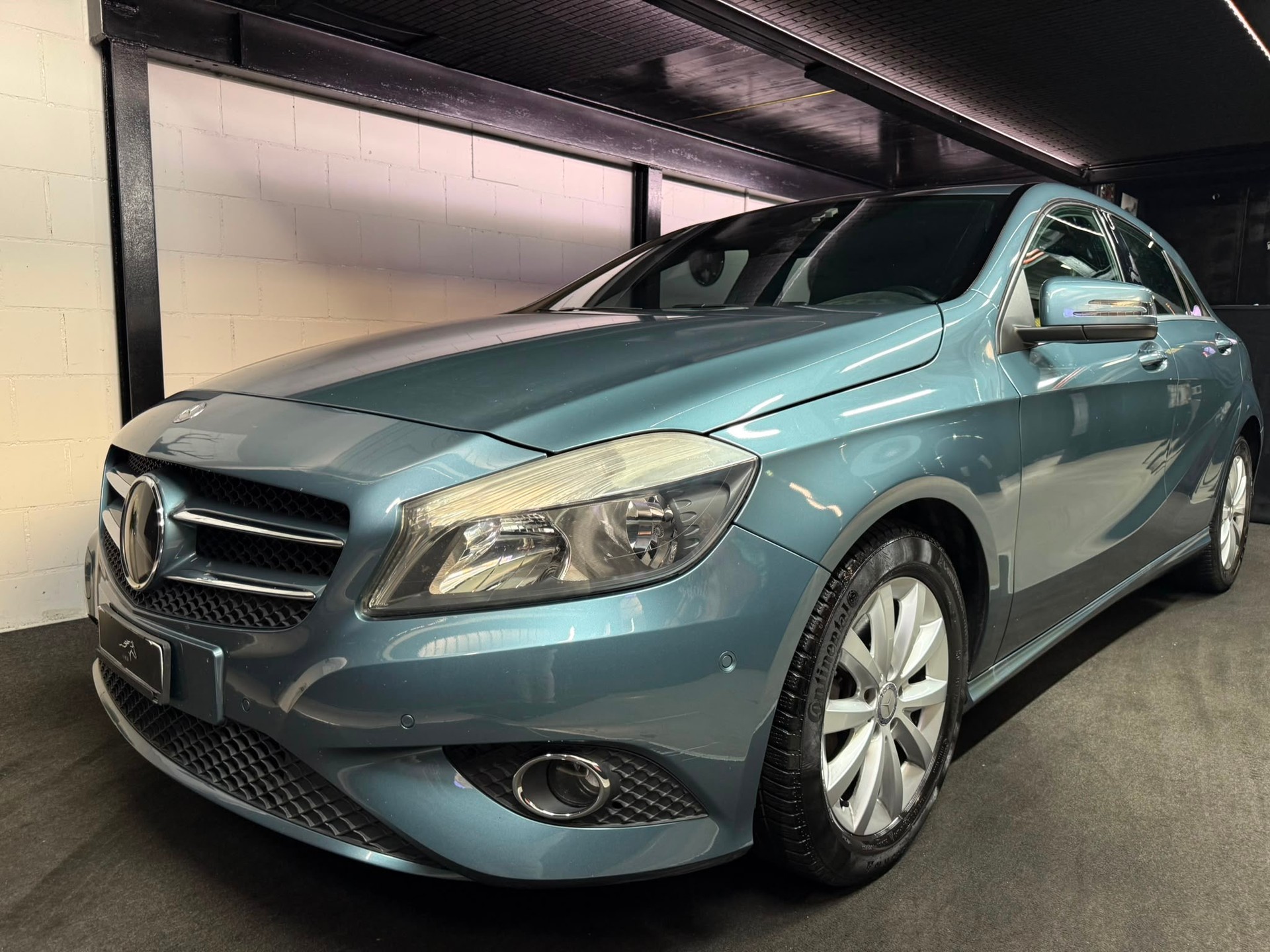 MERCEDES-BENZ A 200 AMG Line