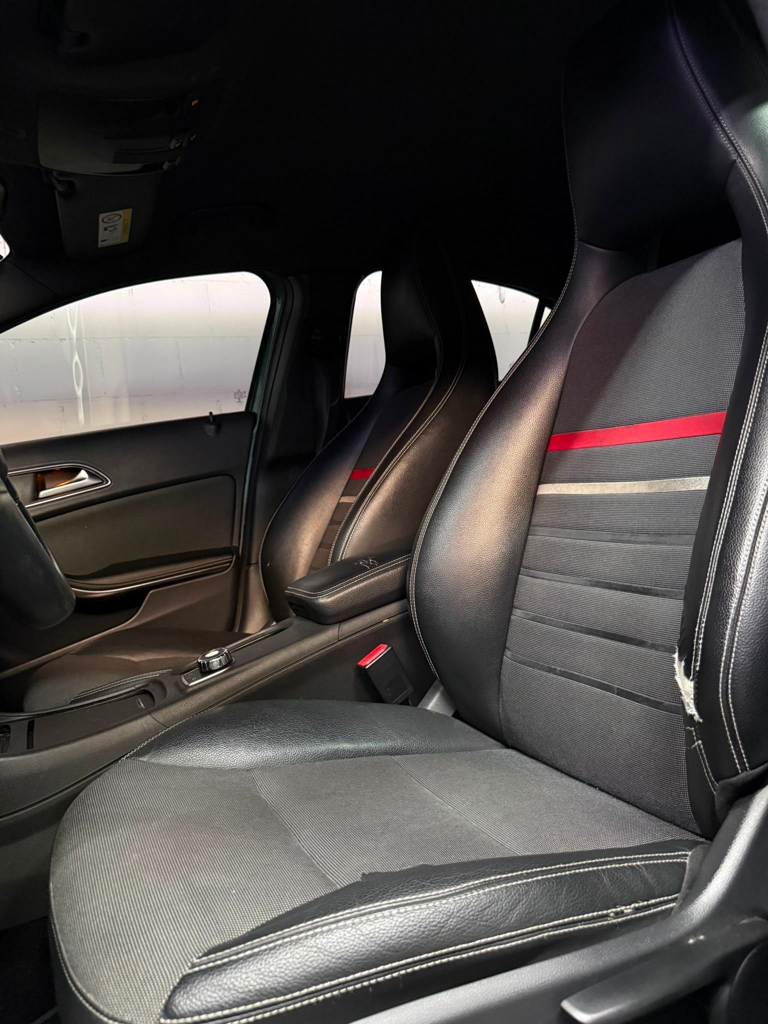 MERCEDES-BENZ A 200 AMG Line-image-9