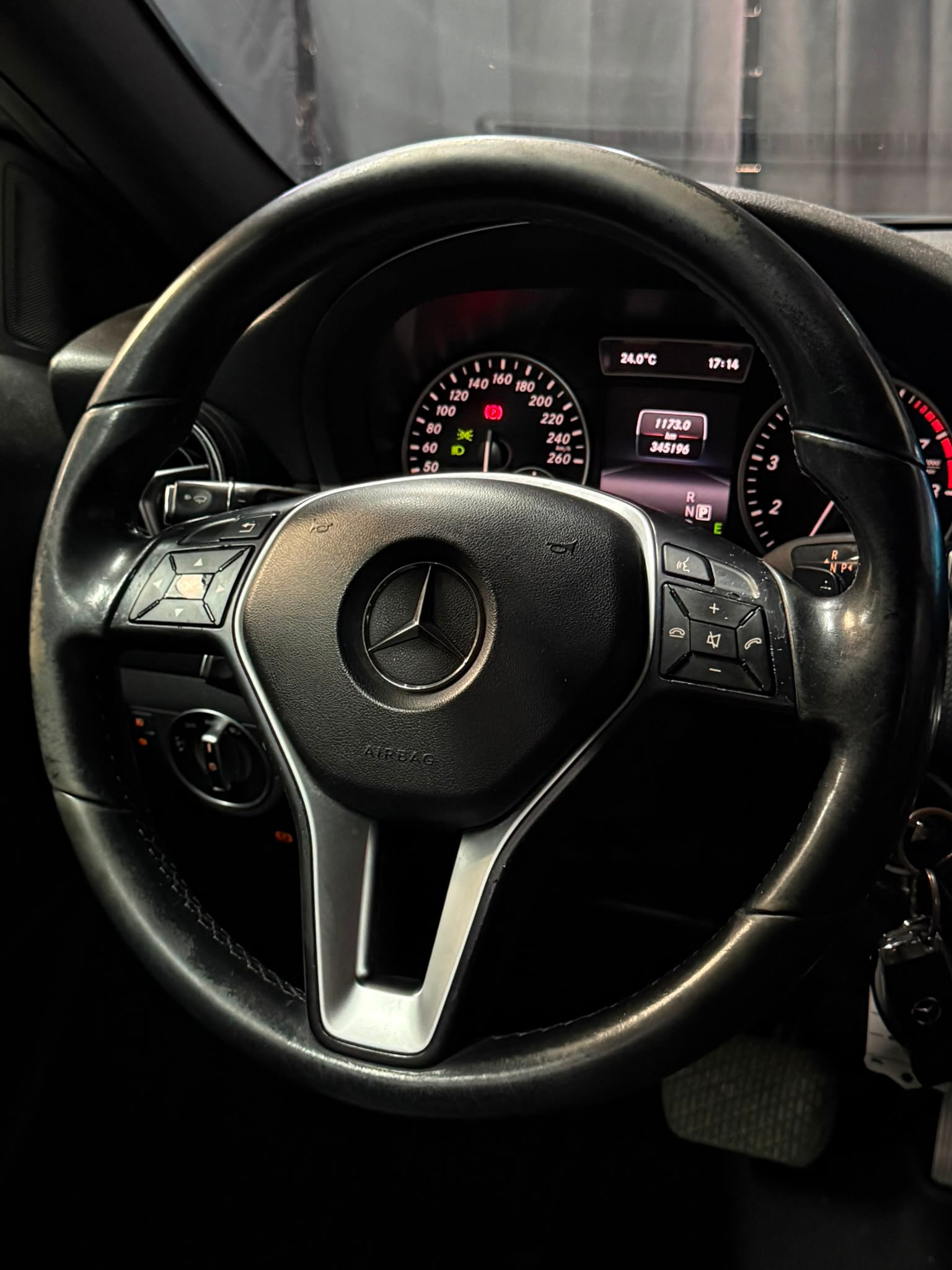 MERCEDES-BENZ A 200 AMG Line-image-12