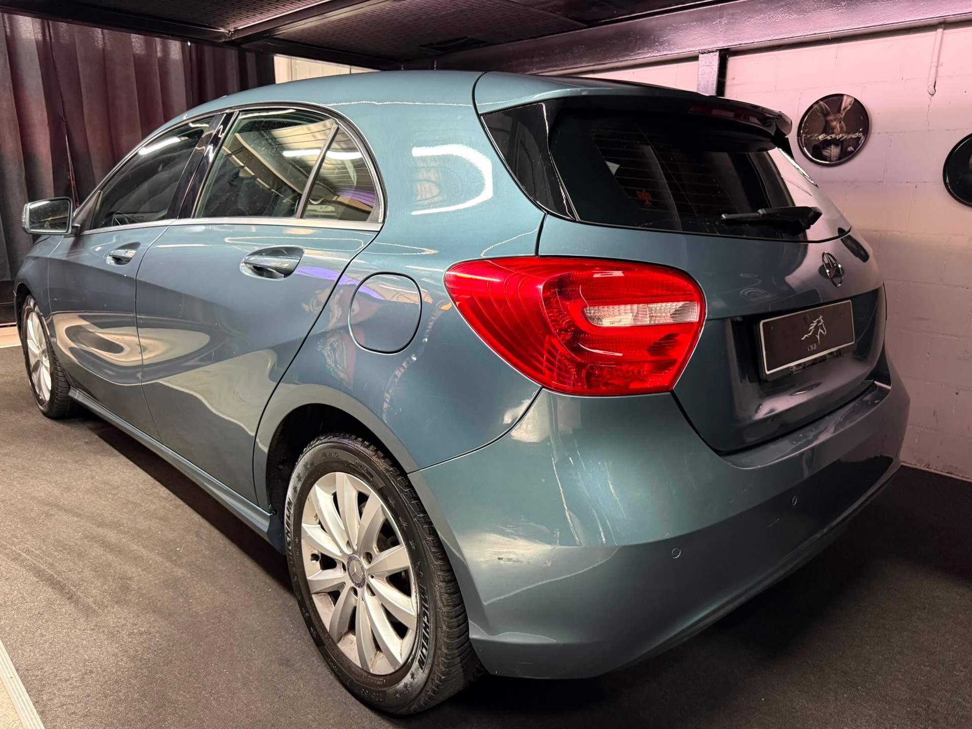 MERCEDES-BENZ A 200 AMG Line-showroom-element-1