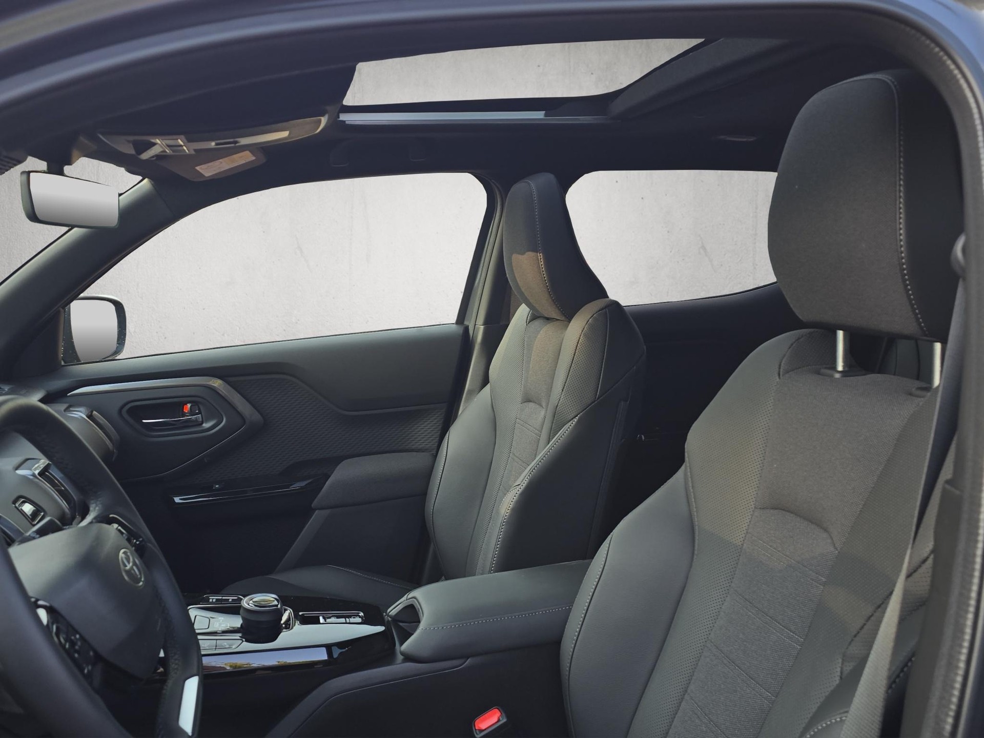 TOYOTA Urban Cruiser Premium AWD-image-9