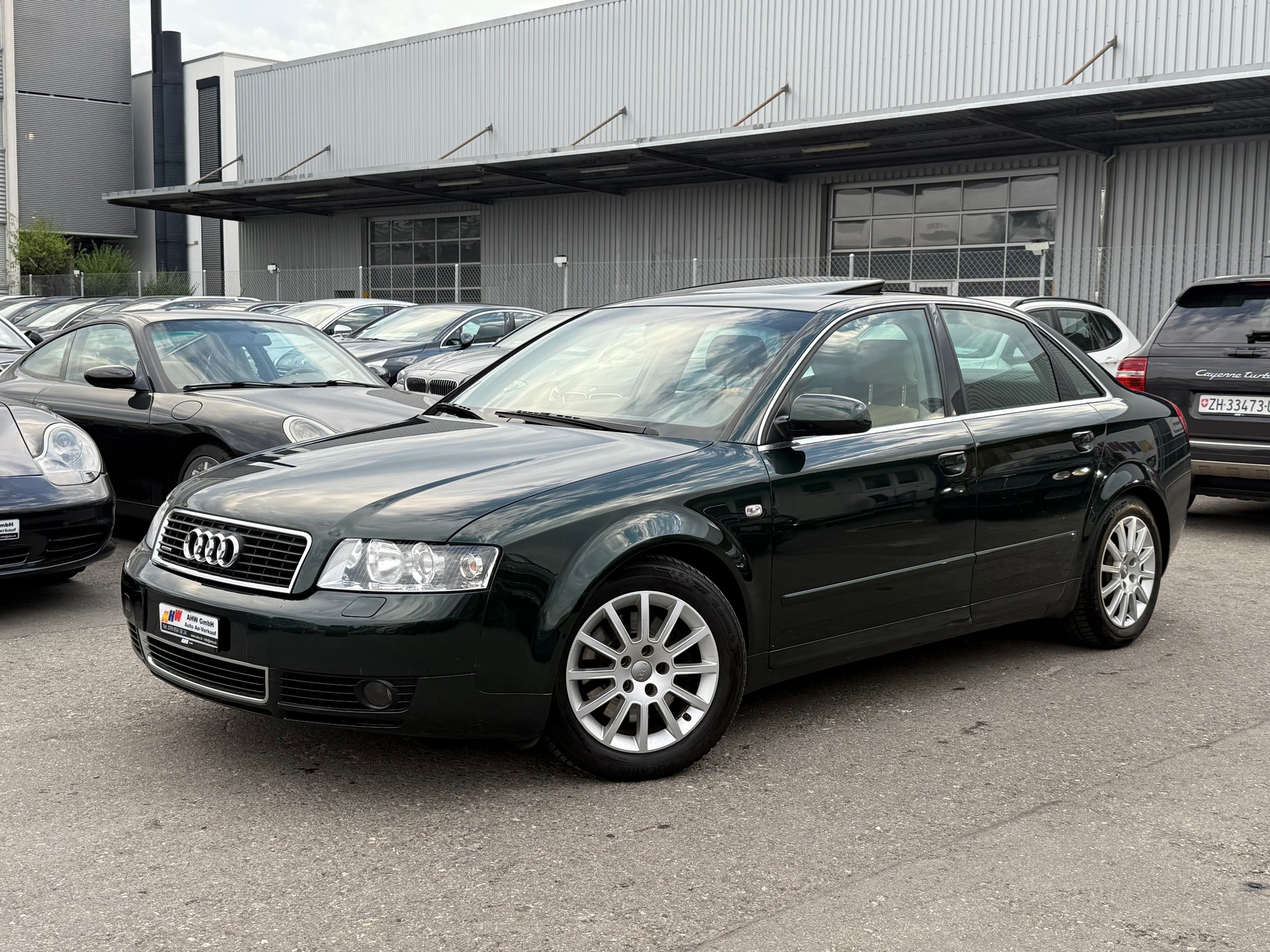 AUDI A4 3.0 V6 quattro "Audi exclusive" Frisch ab MFK / Sonderlackierung / Buffalo Leder / Holz Nussbaum / Schiebedach / Navi / Xenon