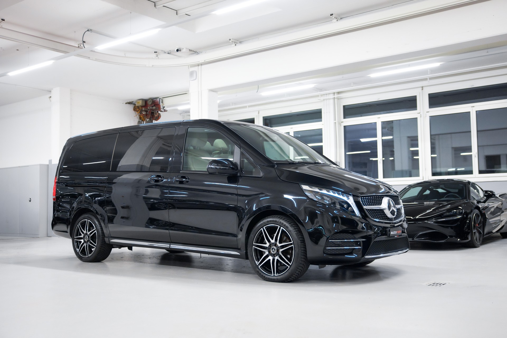 MERCEDES-BENZ V 300 d lang AMG Line Avantgarde 4Matic 9G-Tronic