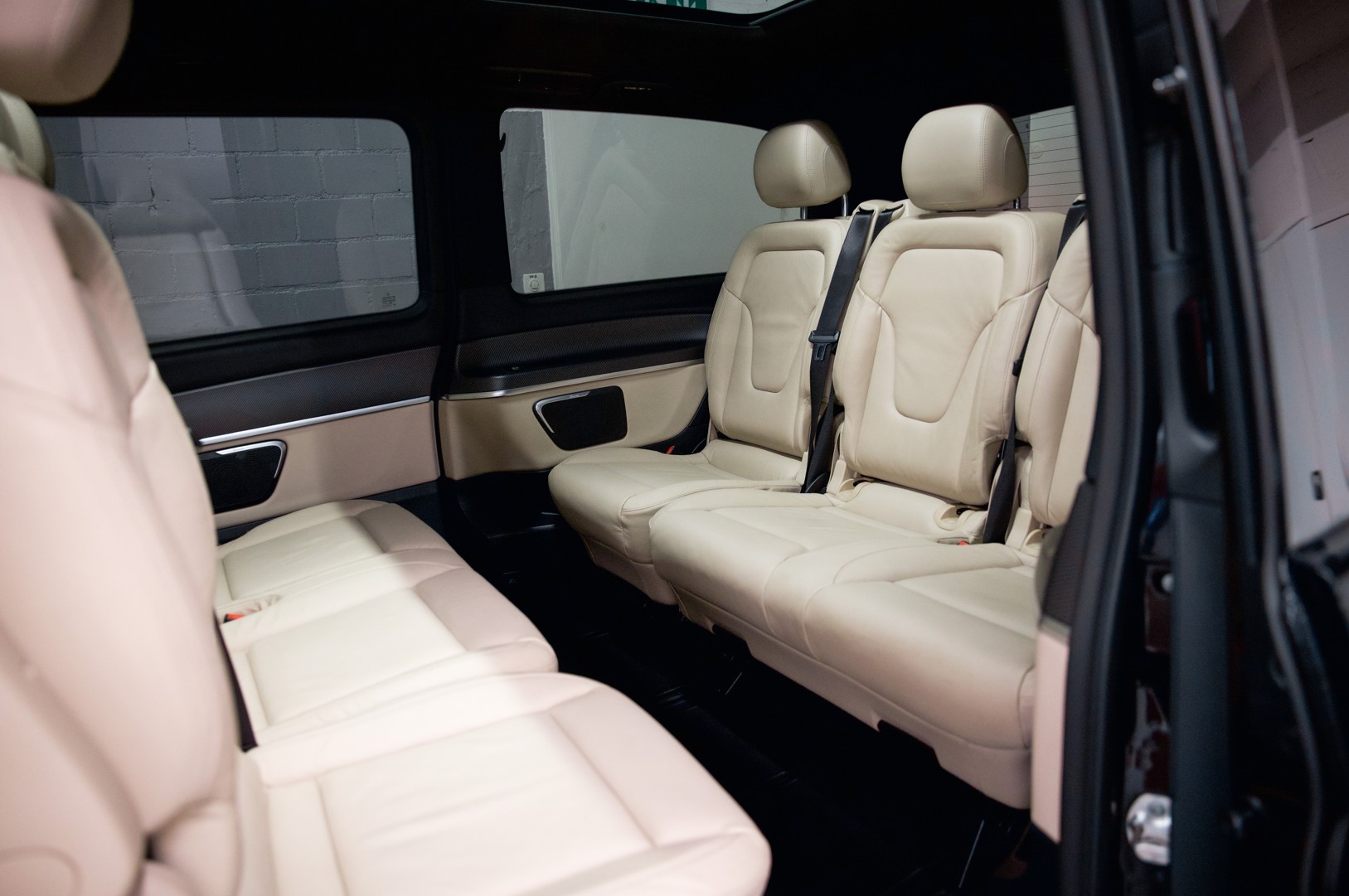 MERCEDES-BENZ V 300 d lang AMG Line Avantgarde 4Matic 9G-Tronic-image-20