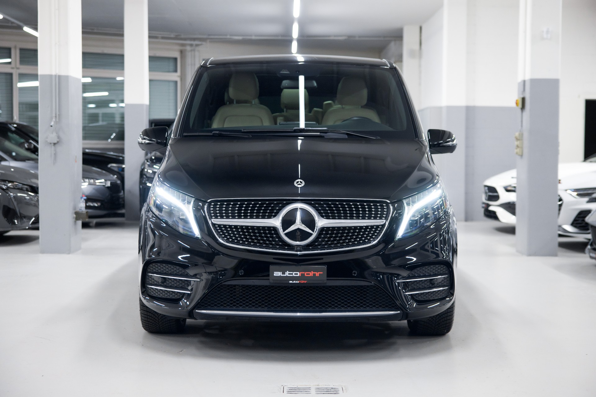 MERCEDES-BENZ V 300 d lang AMG Line Avantgarde 4Matic 9G-Tronic-showroom-element-1