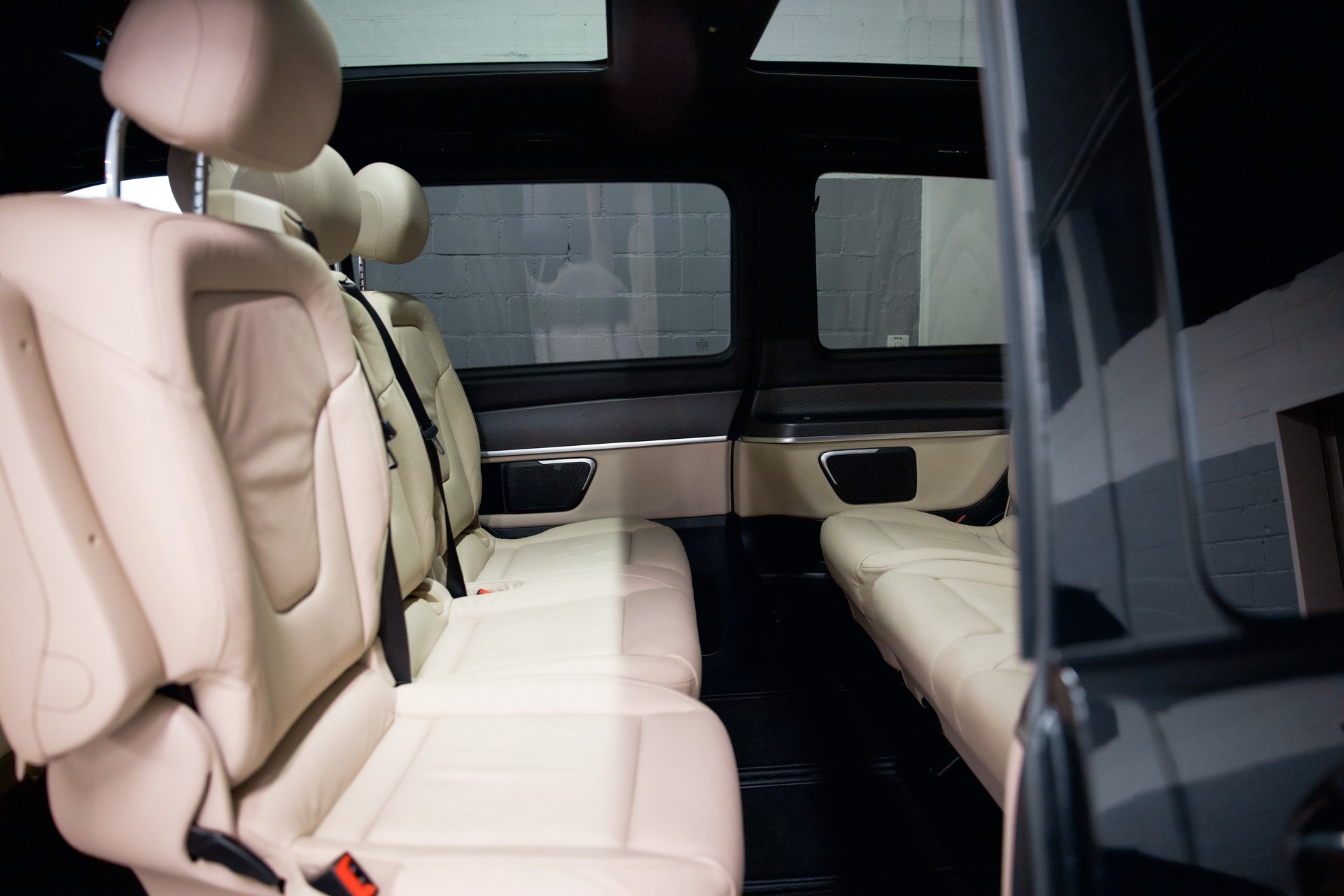 MERCEDES-BENZ V 300 d lang AMG Line Avantgarde 4Matic 9G-Tronic-image-21