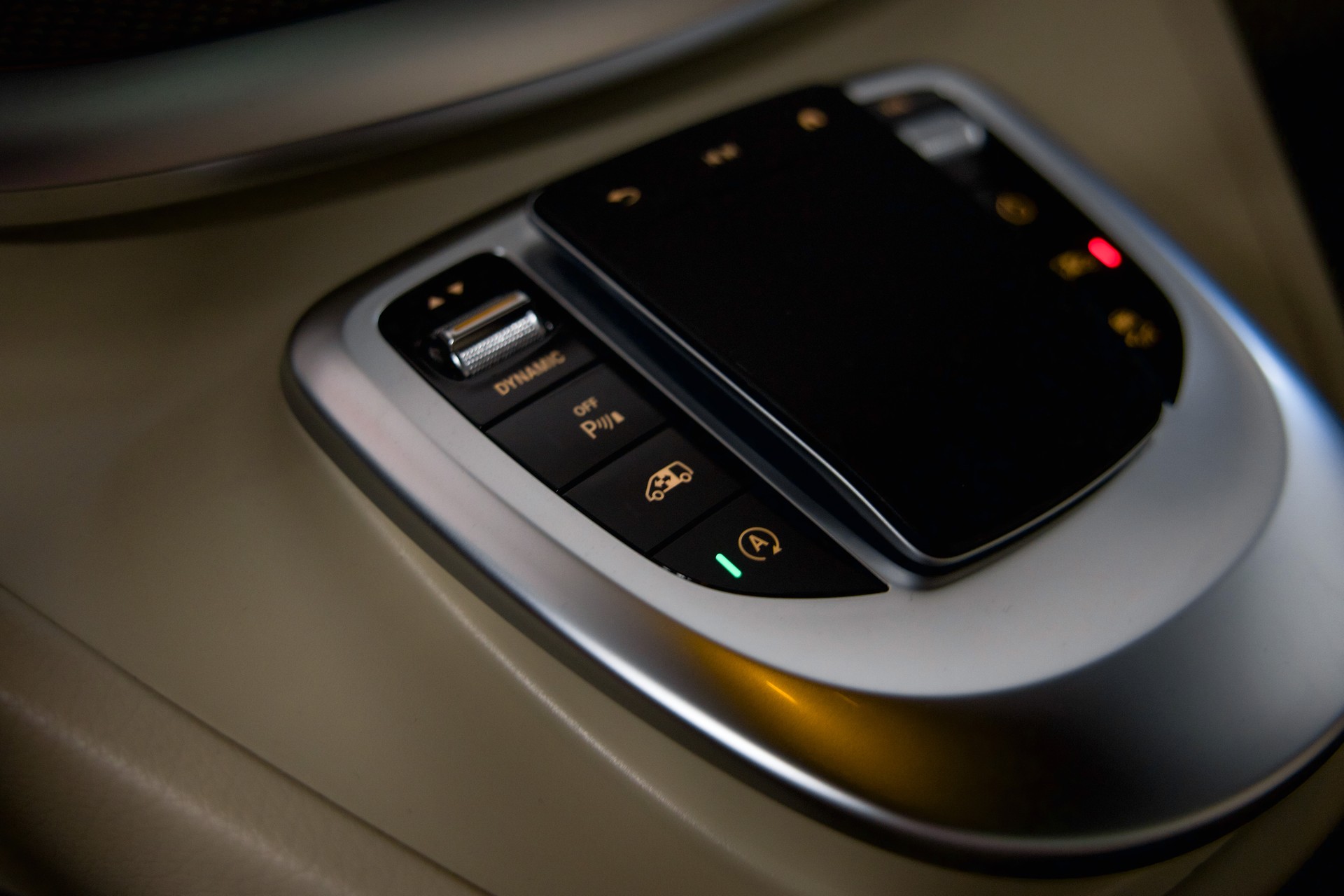 MERCEDES-BENZ V 300 d lang AMG Line Avantgarde 4Matic 9G-Tronic-image-27