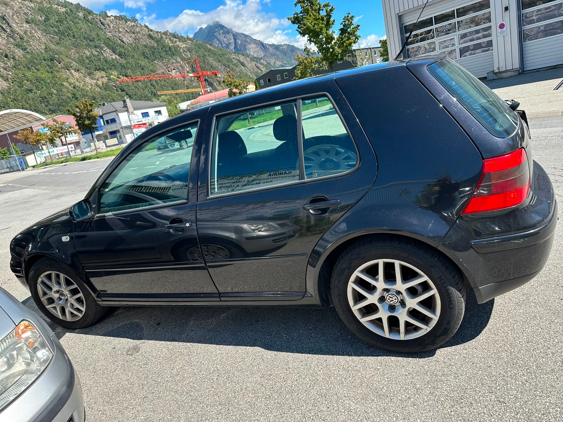 VW Golf 1.9TDI PD Highline 4Motion-image-12