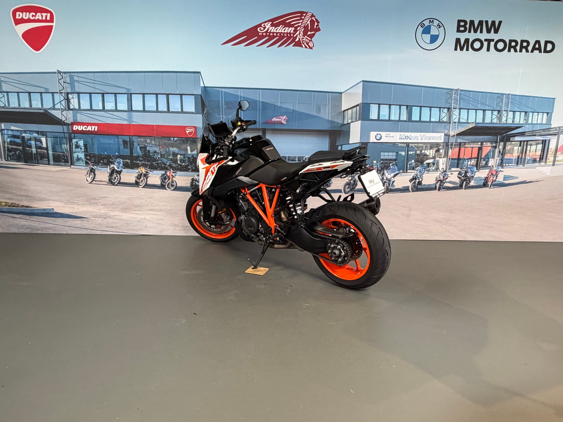 KTM 1290 Super Duke GT-image-4