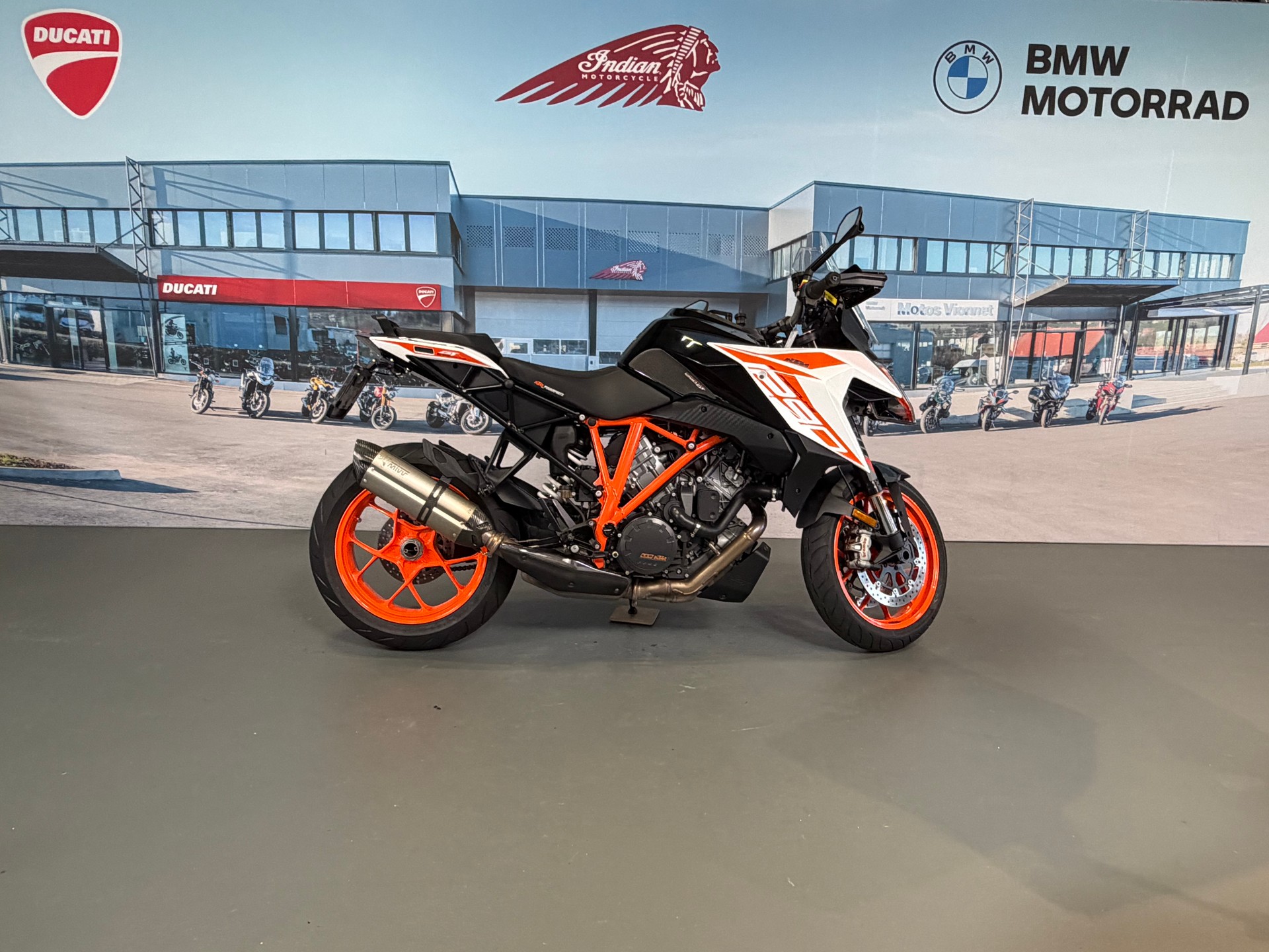 KTM 1290 Super Duke GT-image-5