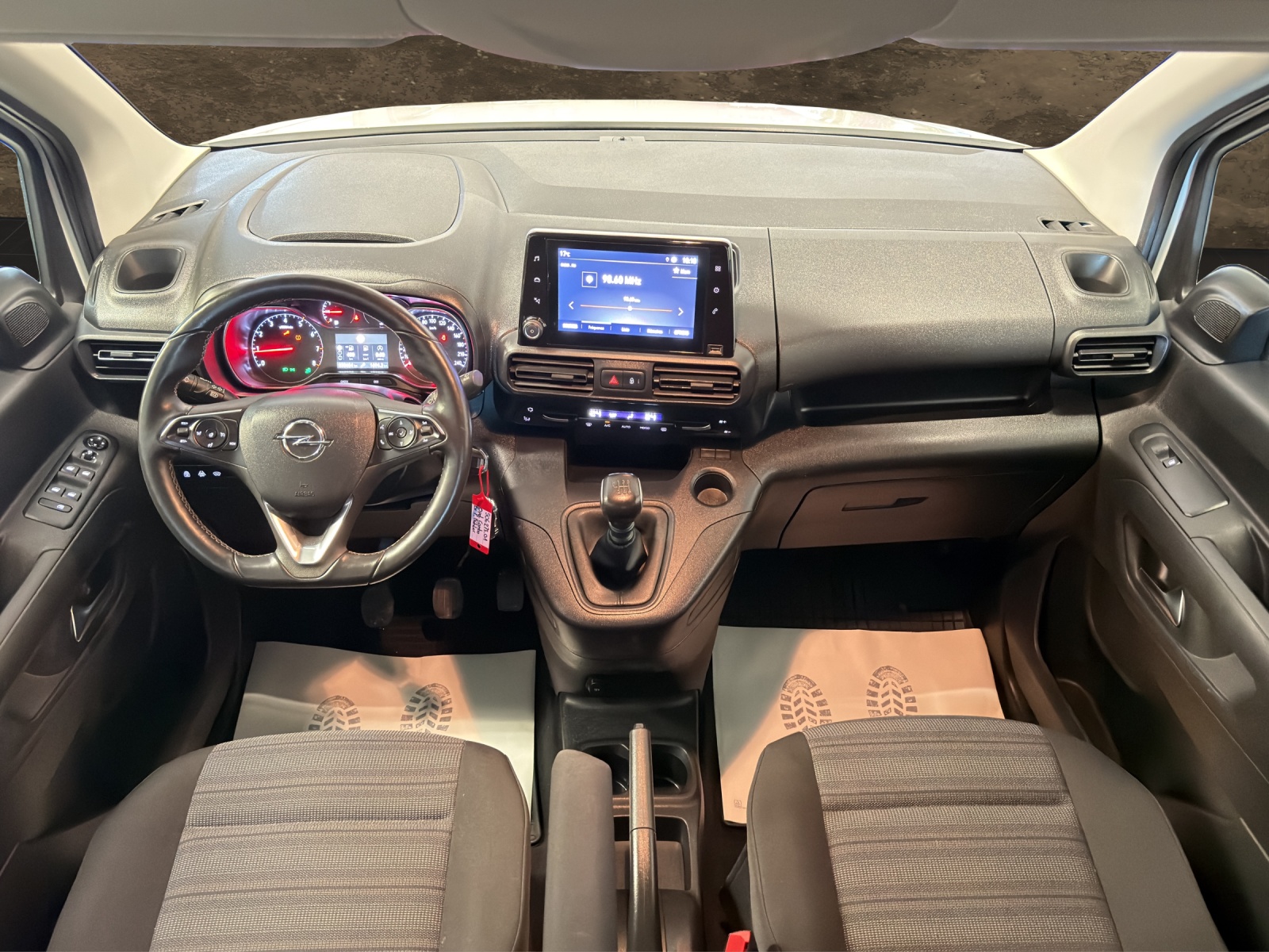 OPEL Combo Life 1.5 Elegance-showroom-element-3