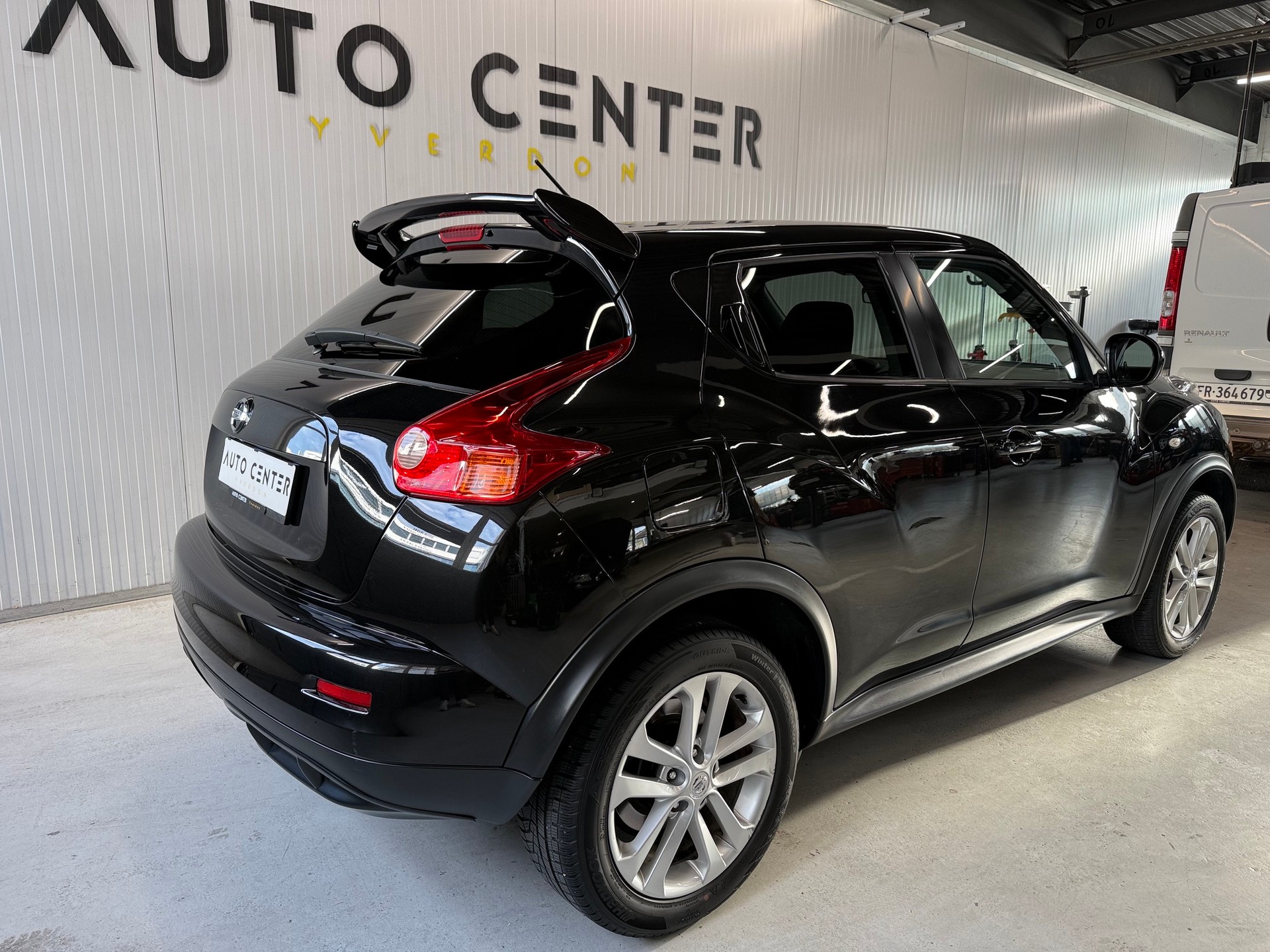 NISSAN Juke 1.6 DIG-T tekna-showroom-element-2