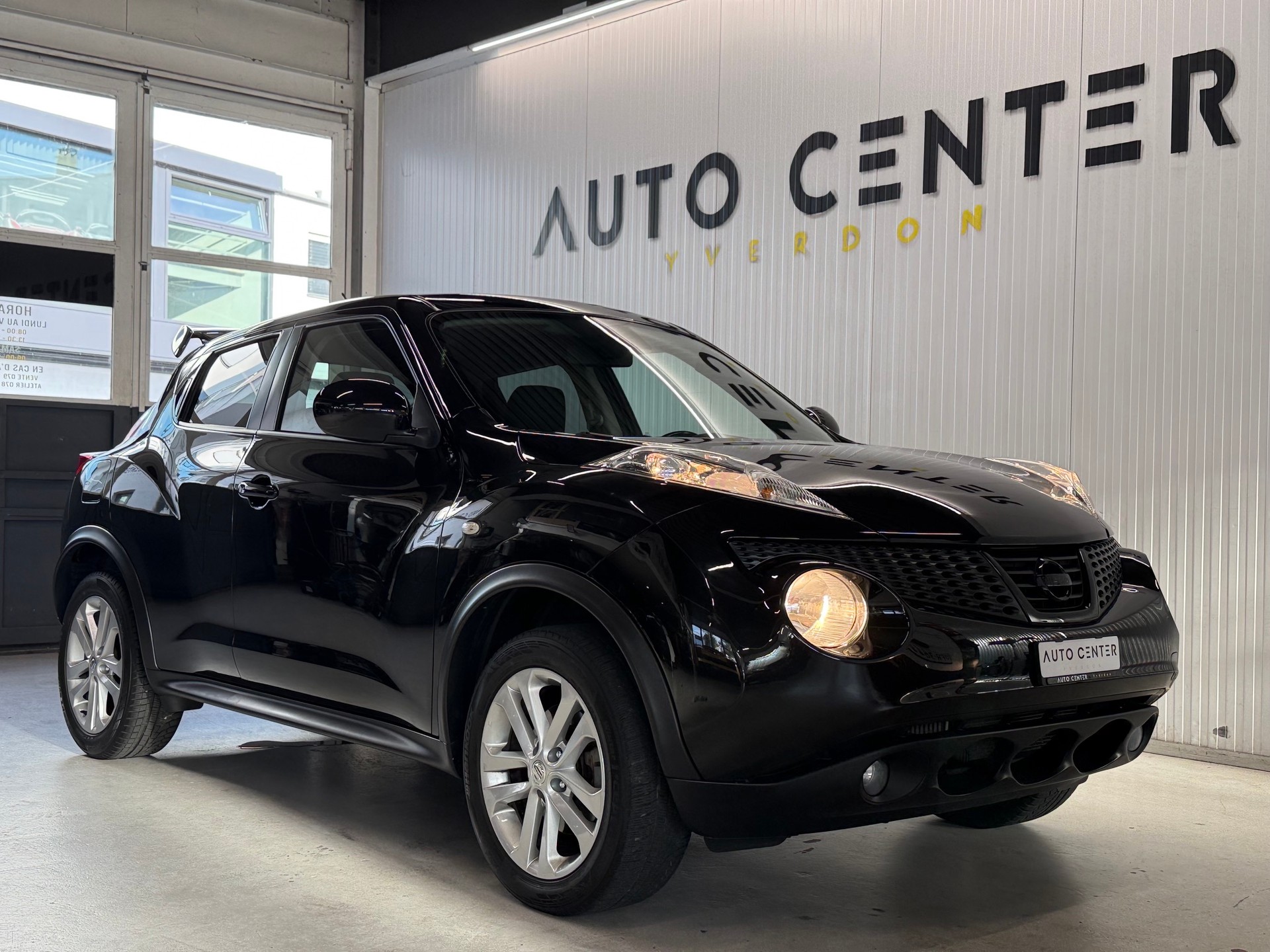 NISSAN Juke 1.6 DIG-T tekna-showroom-element-1