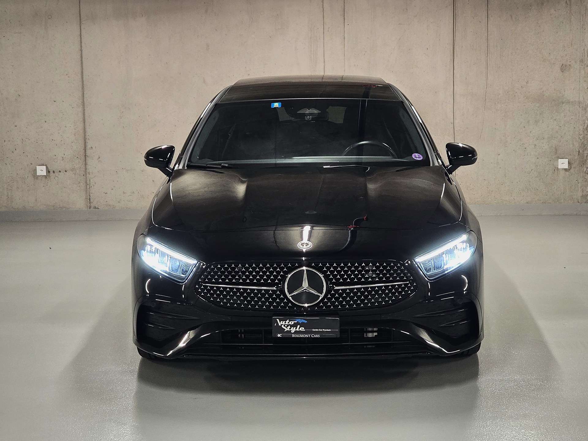 MERCEDES-BENZ A 220 AMG LINE 4Matic 8G-DCT-showroom-element-1