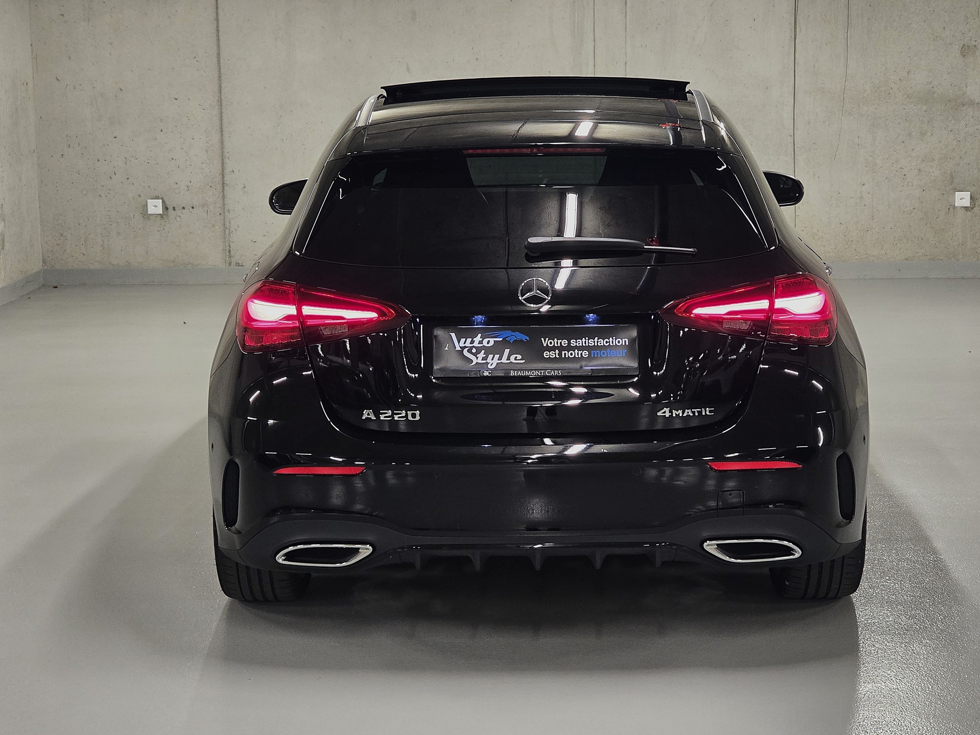 MERCEDES-BENZ A 220 AMG LINE 4Matic 8G-DCT-showroom-element-3