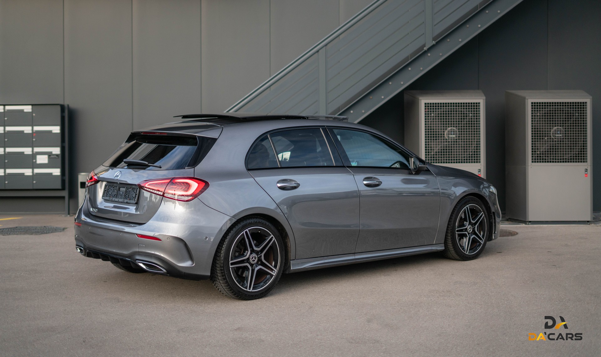 MERCEDES-BENZ A 250 AMG Line 7G-DCT-showroom-element-3