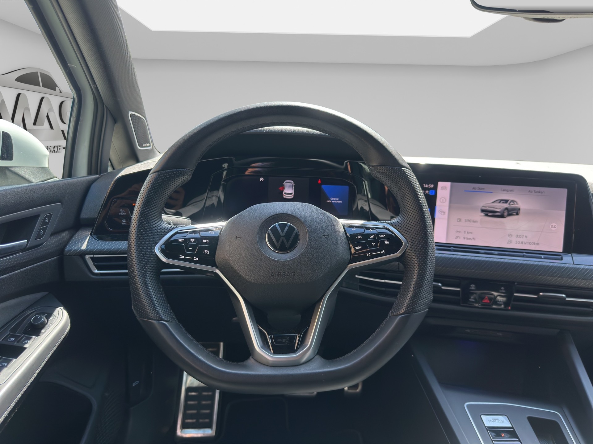 VW Golf 1.5 eTSI mHEV ACT R-Line DSG-image-11