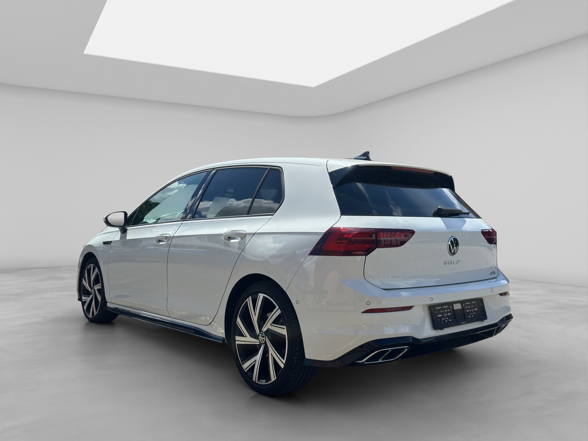 VW Golf 1.5 eTSI mHEV ACT R-Line DSG-showroom-element-3