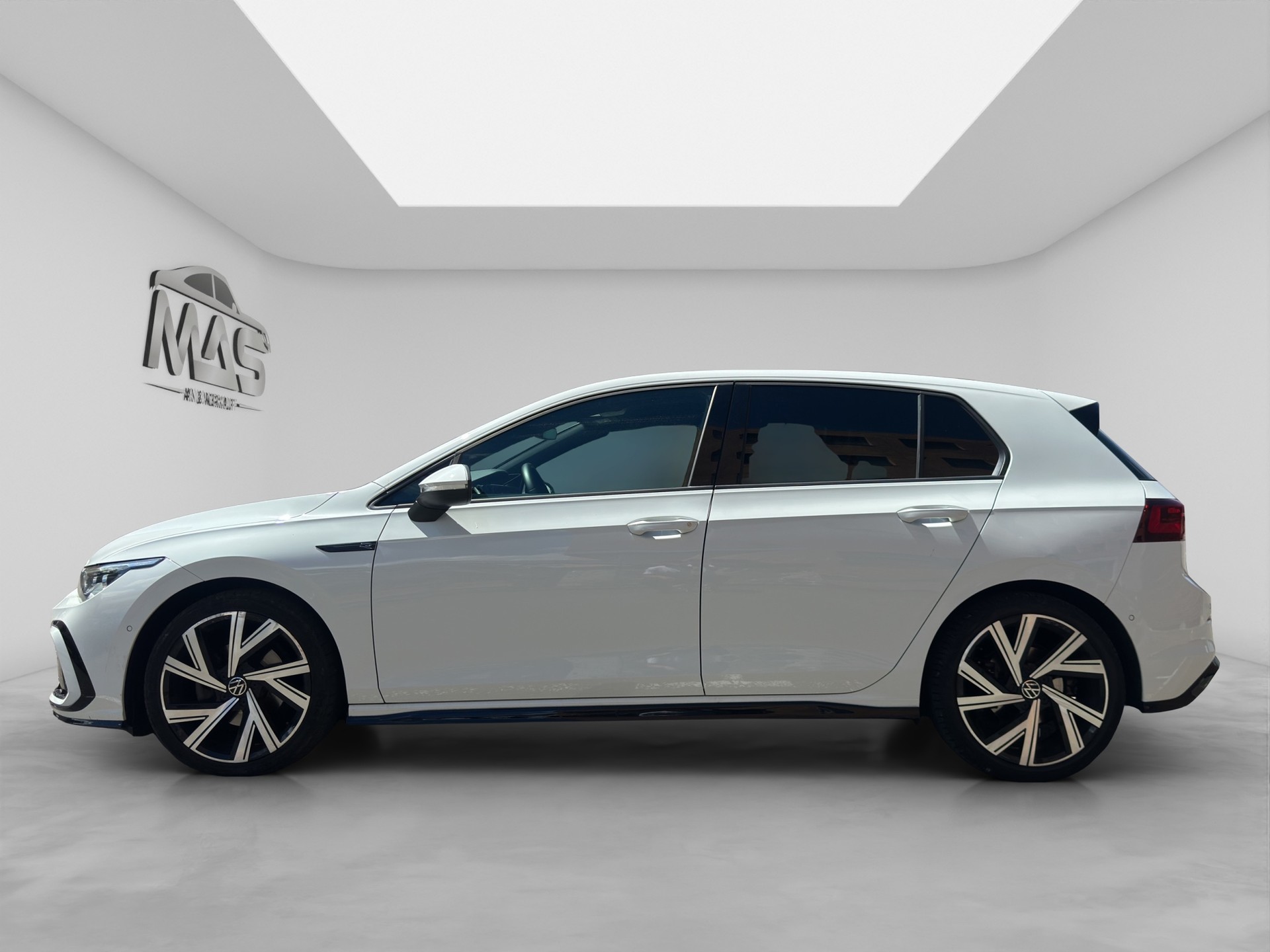 VW Golf 1.5 eTSI mHEV ACT R-Line DSG-showroom-element-2