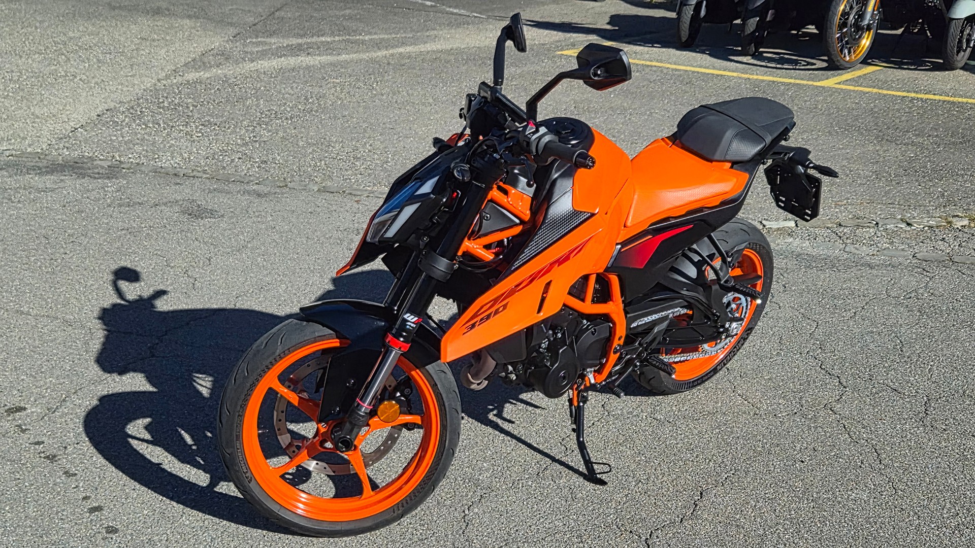 KTM 390 Duke-image-3