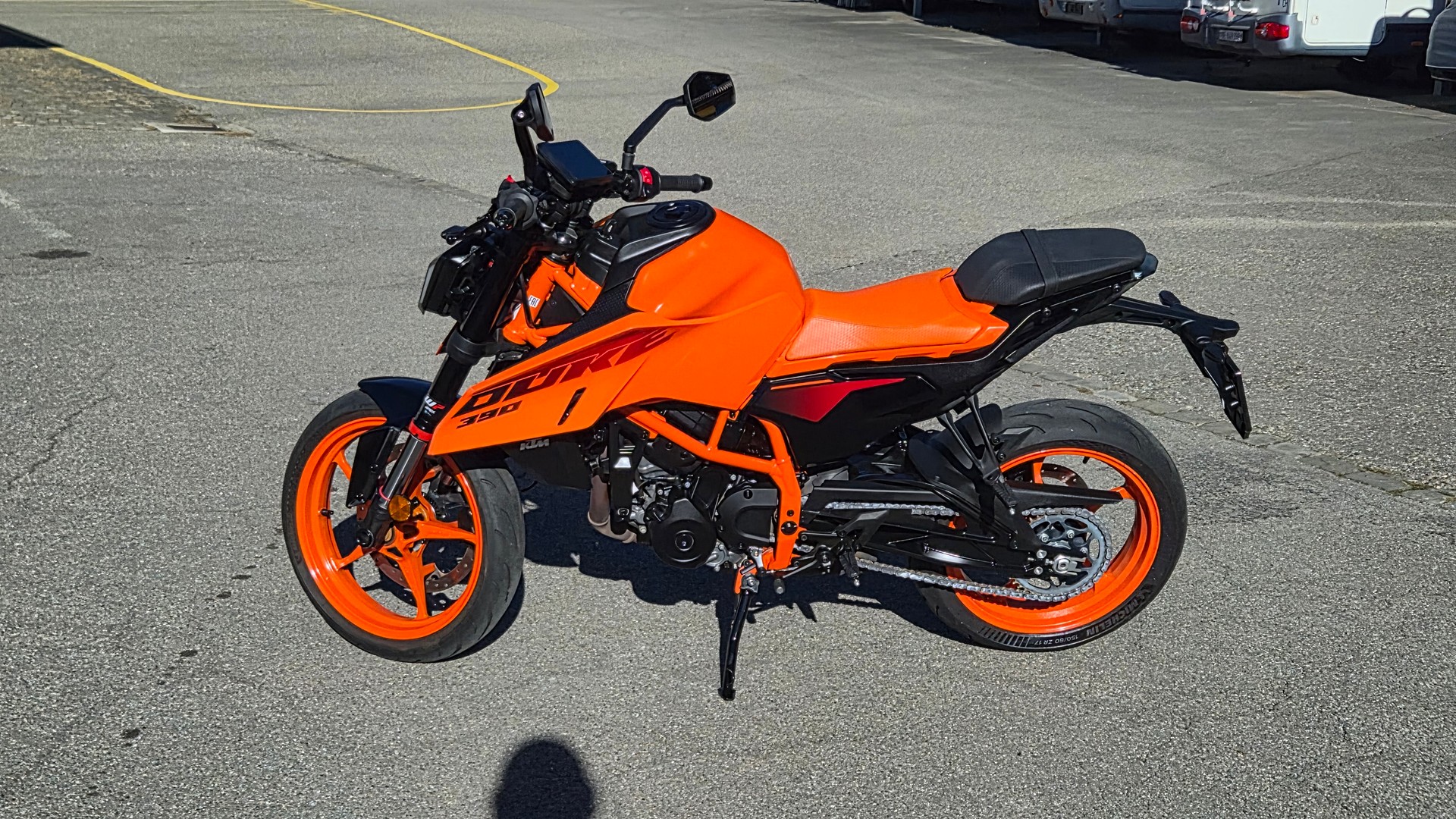KTM 390 Duke-image-2