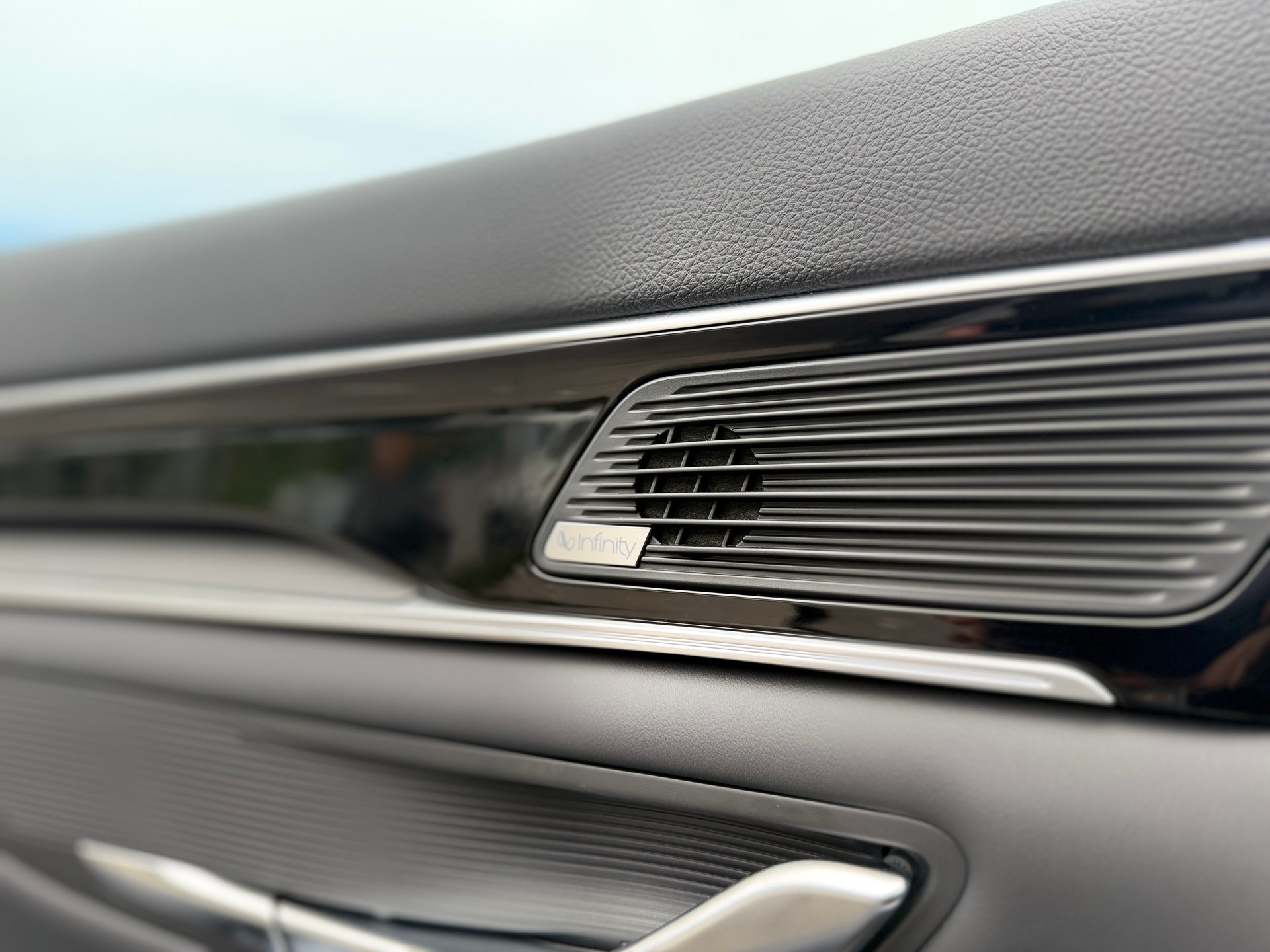 BYD Seal U DM-i Design AWD-image-18