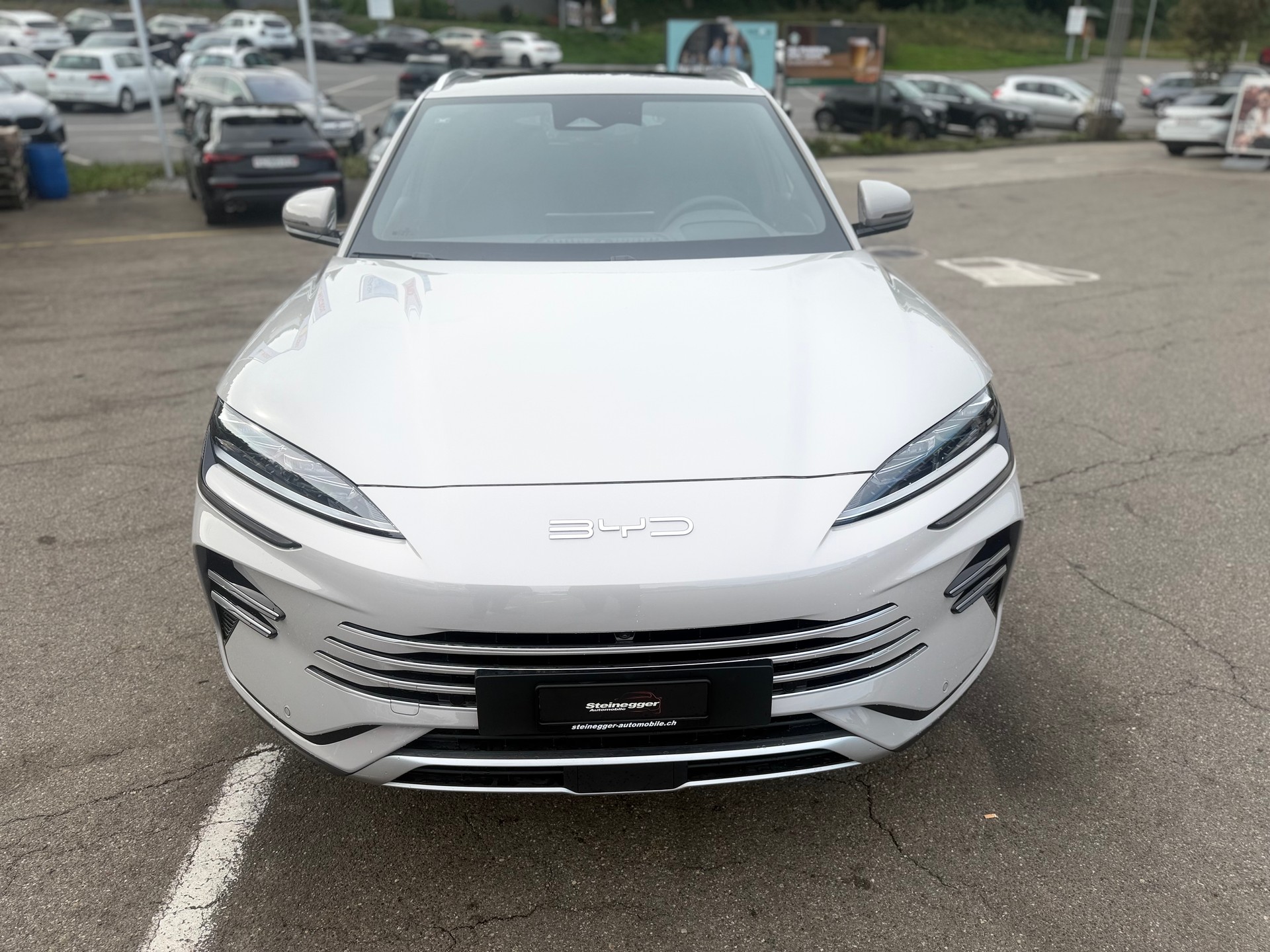 BYD Seal U DM-i Design AWD-showroom-element-2