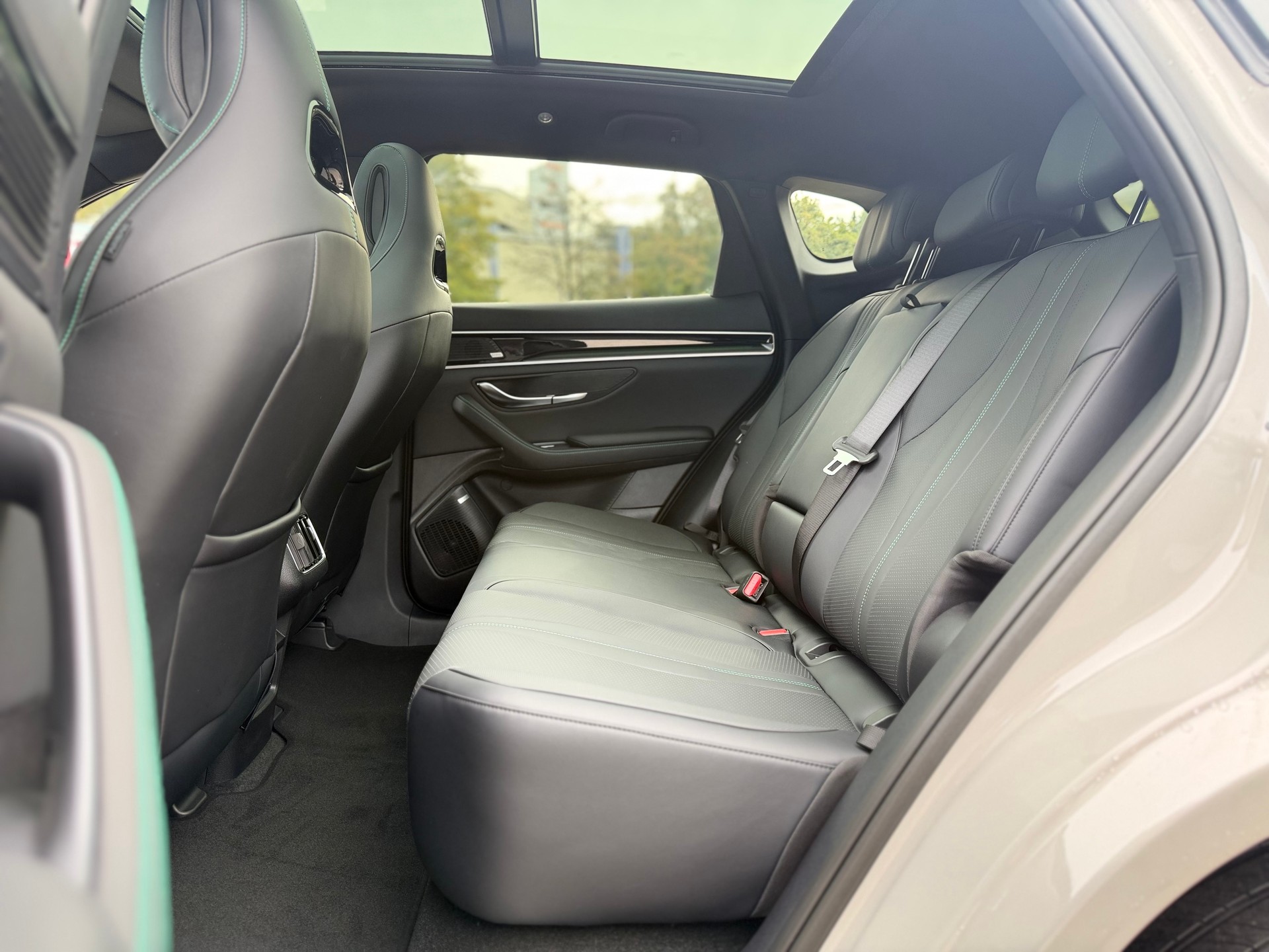 BYD Seal U DM-i Design AWD-image-13