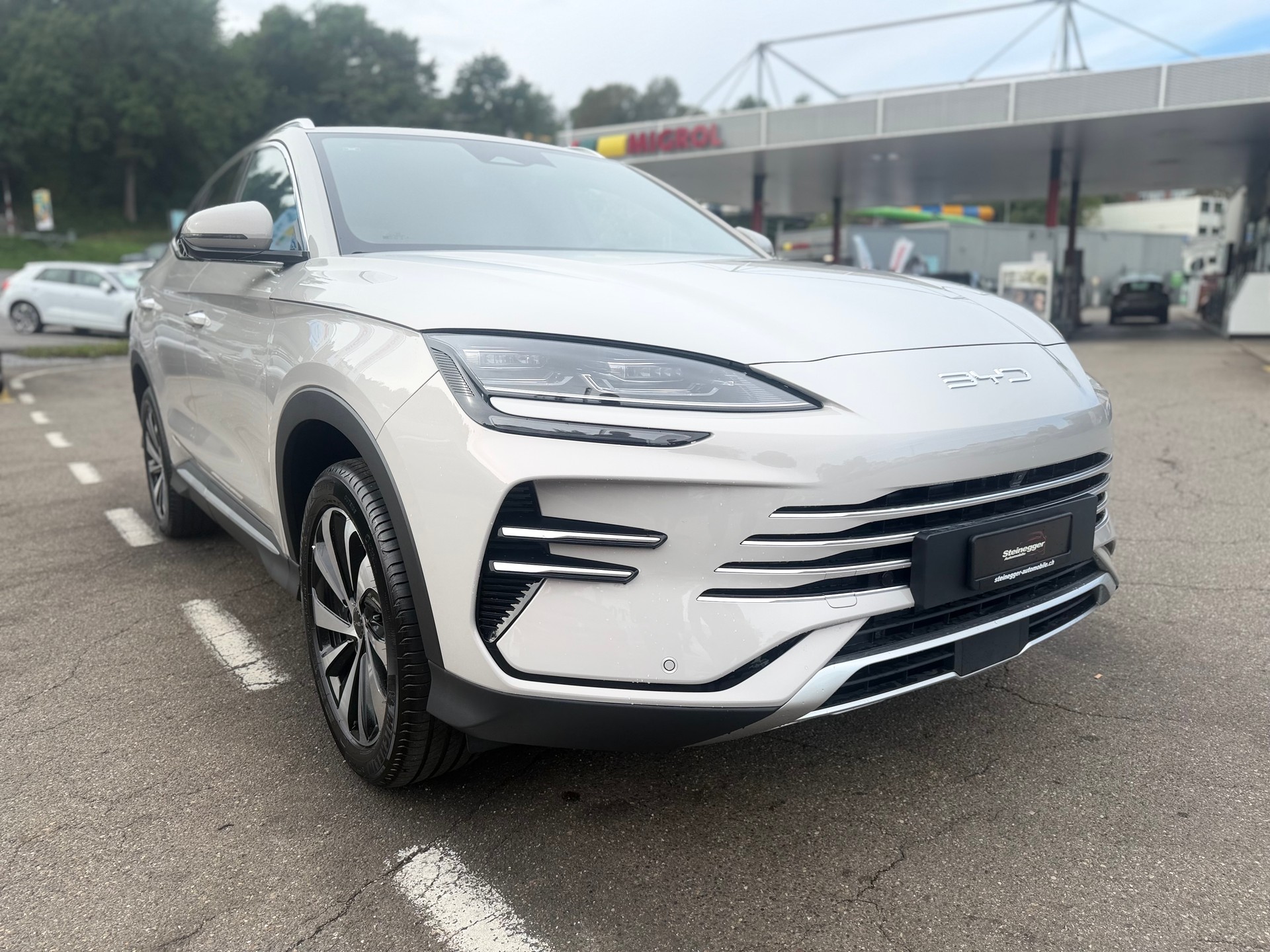 BYD Seal U DM-i Design AWD-showroom-element-1