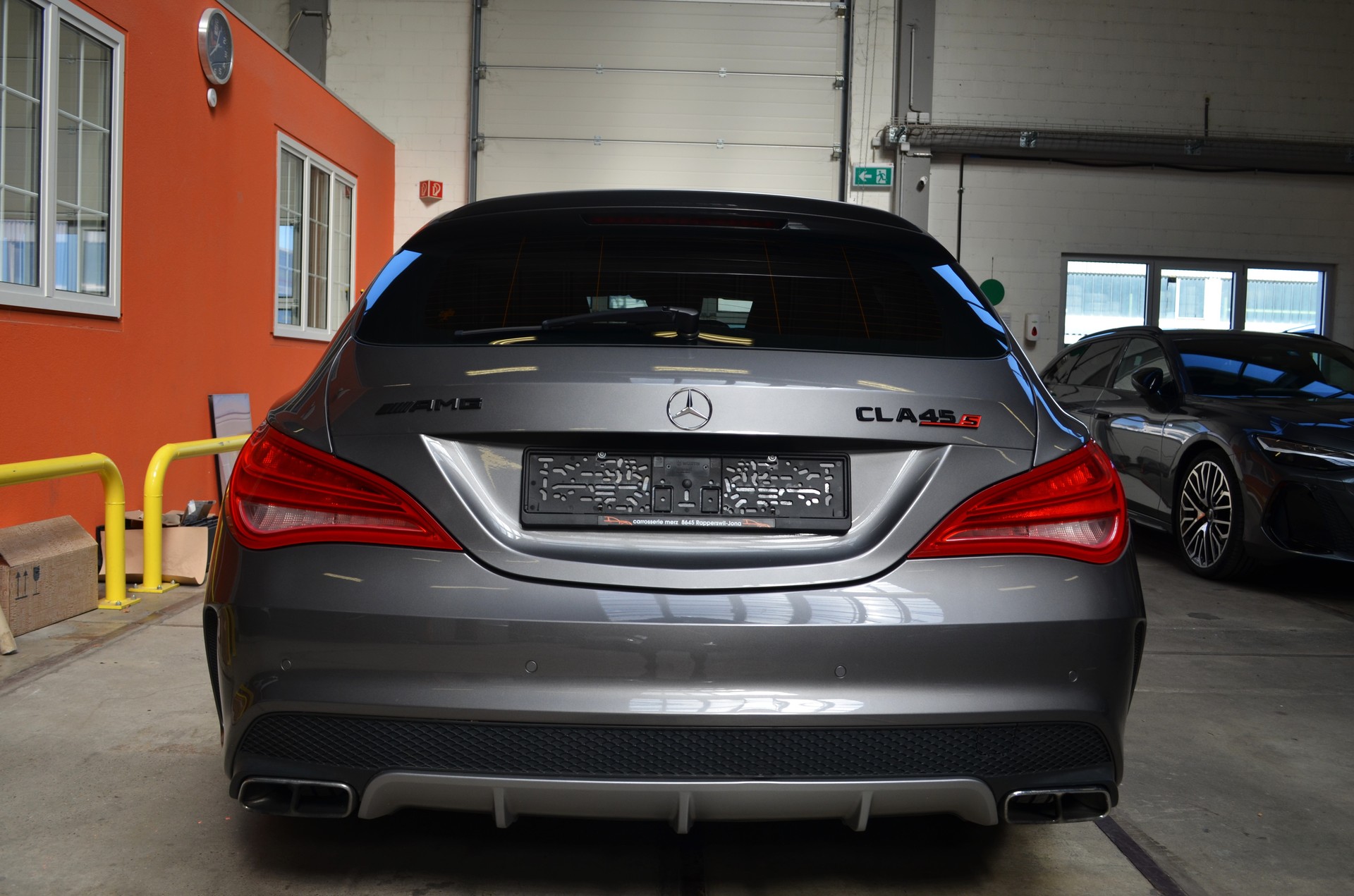 MERCEDES-BENZ CLA Shooting Brake 45 AMG 4Matic Speedshift-image-5