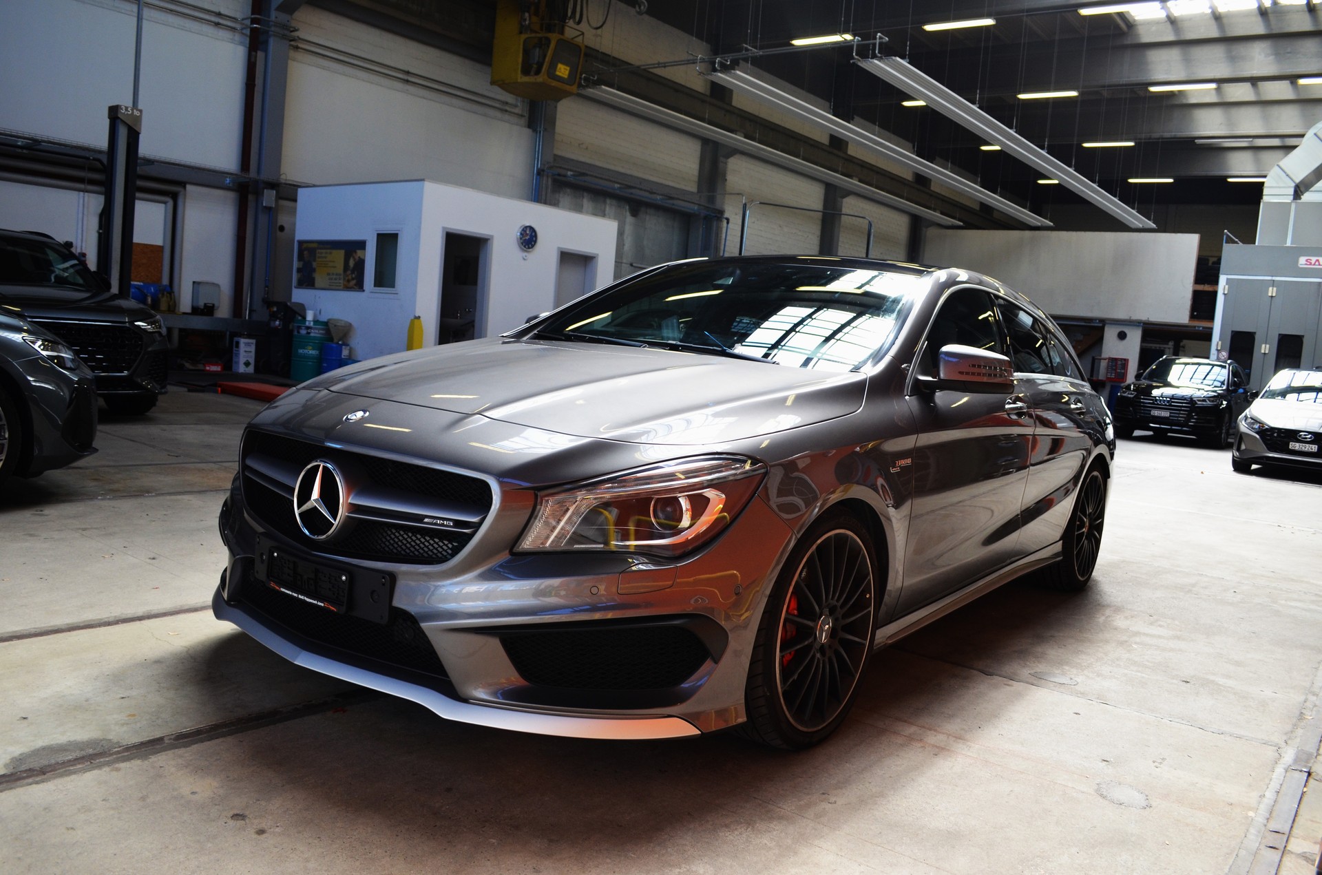 MERCEDES-BENZ CLA Shooting Brake 45 AMG 4Matic Speedshift-image-2