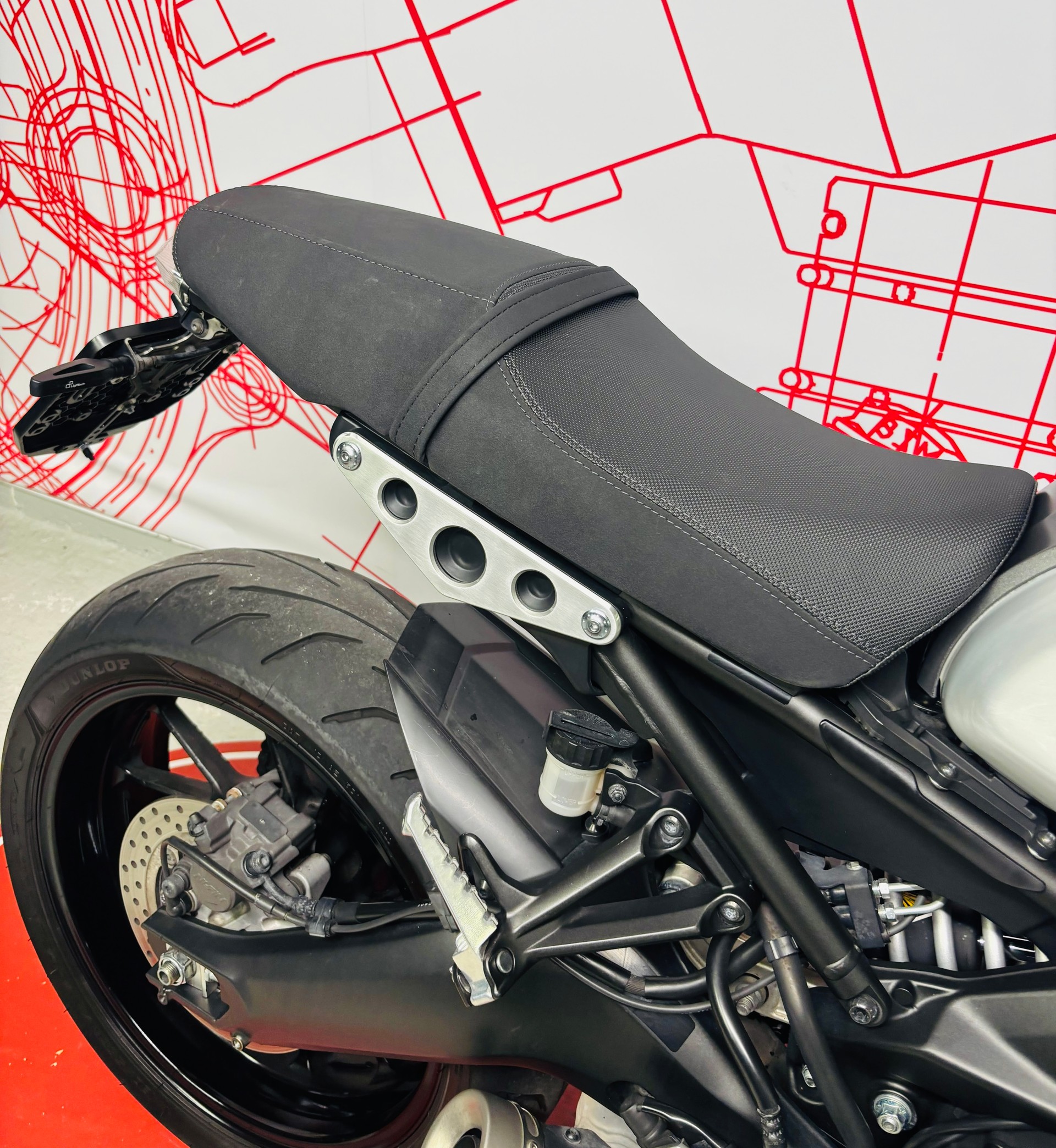 YAMAHA XSR 900-image-8