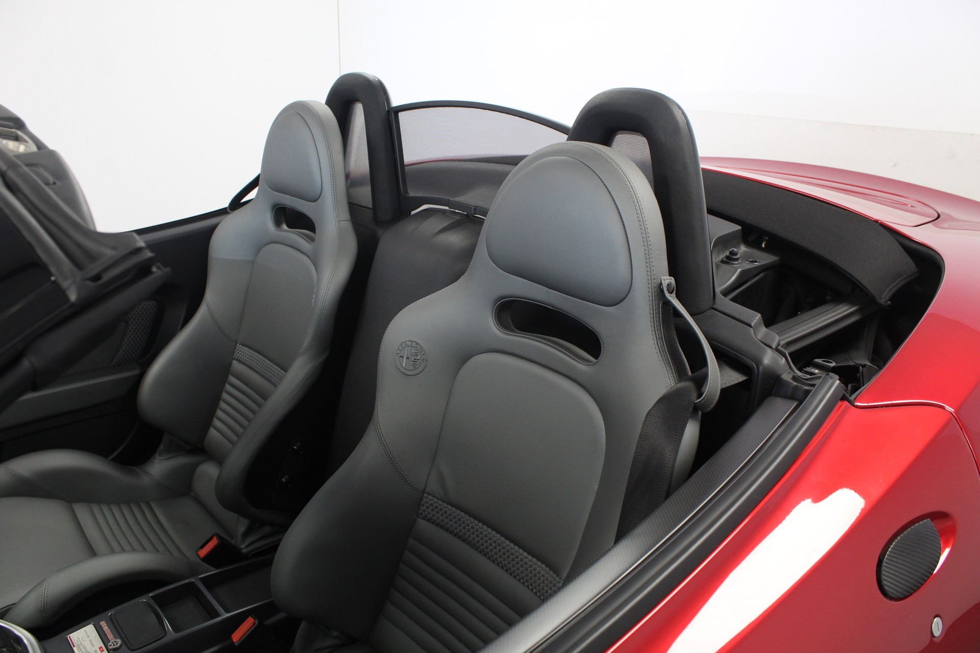 ALFA ROMEO 8C Spider-image-9