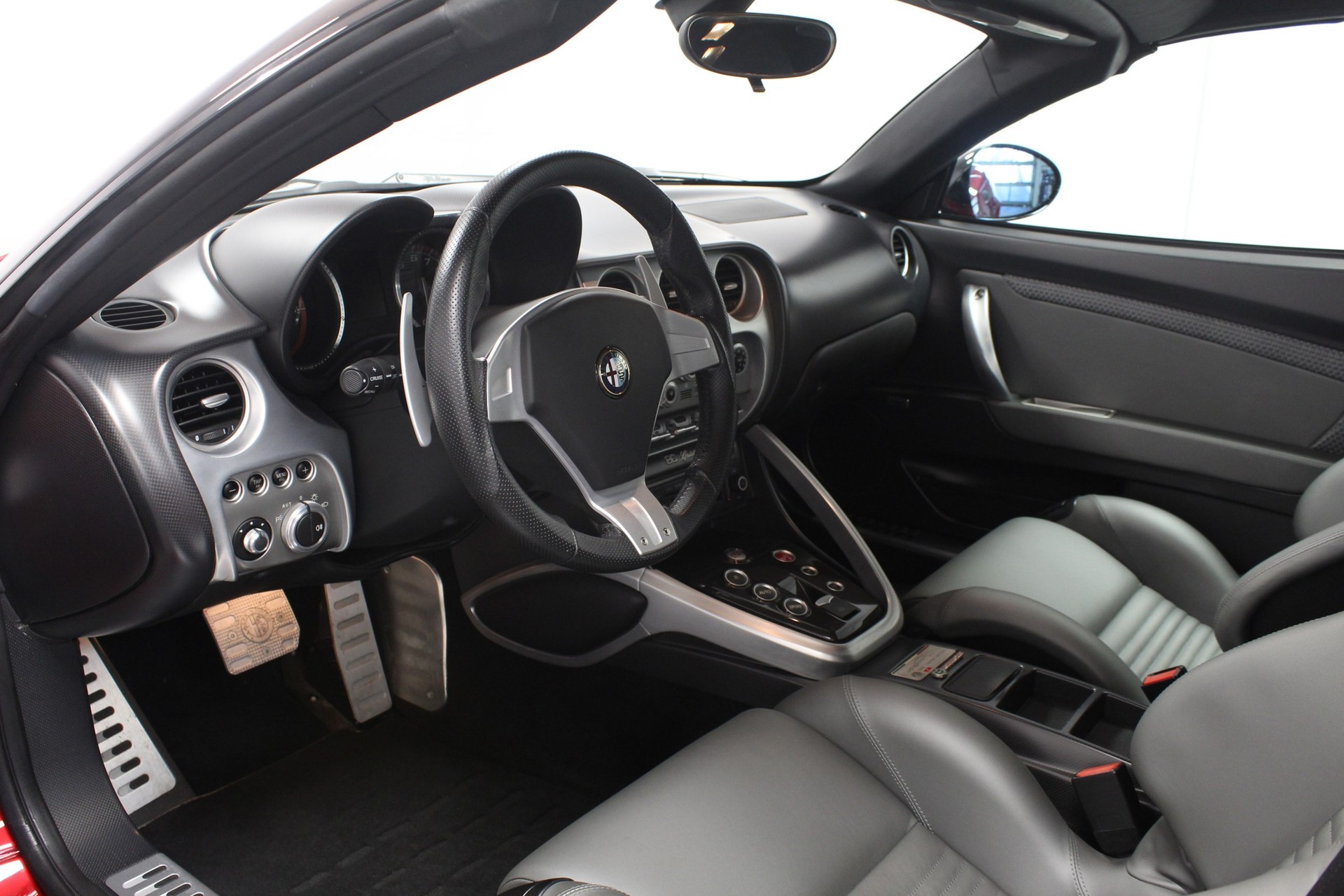 ALFA ROMEO 8C Spider-image-7