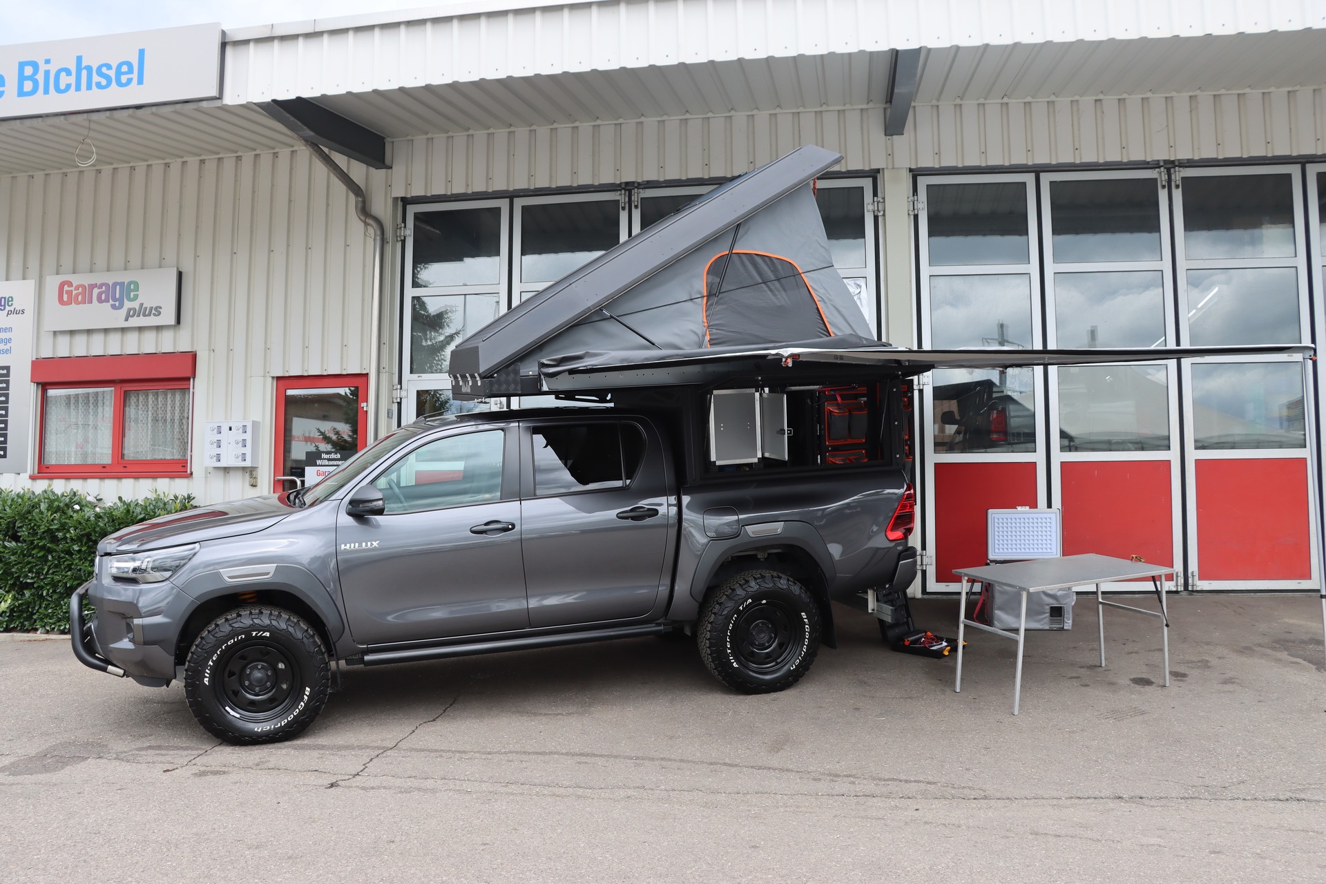 TOYOTA Hilux 2.8D-4D Invincible Double Cab 4x4 A-image-17