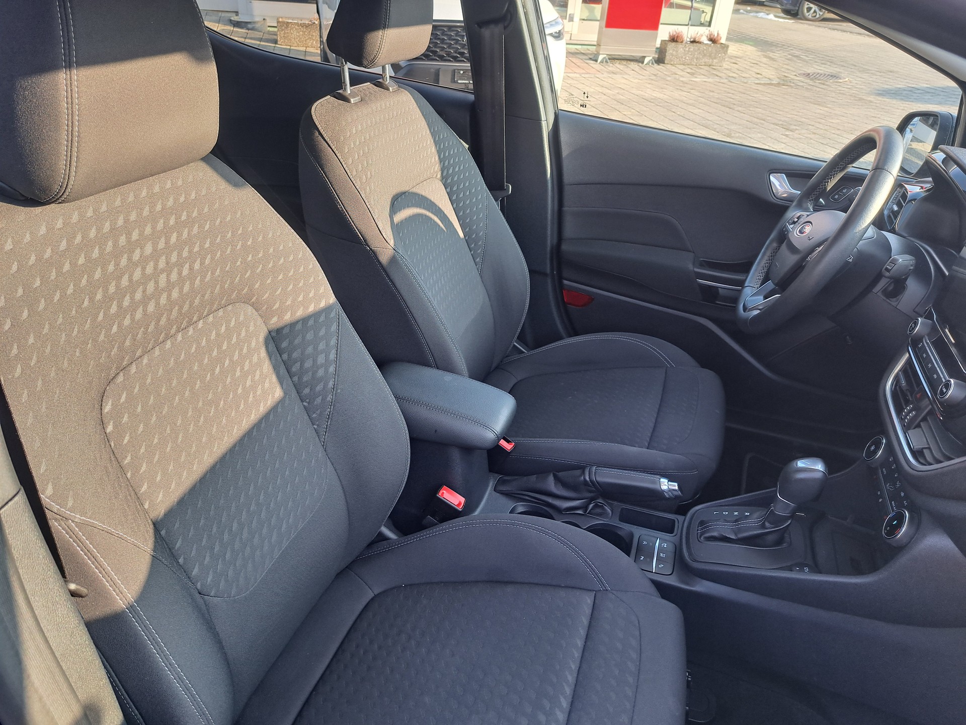 FORD Fiesta 1.0 SCTi Titanium Automat-image-4