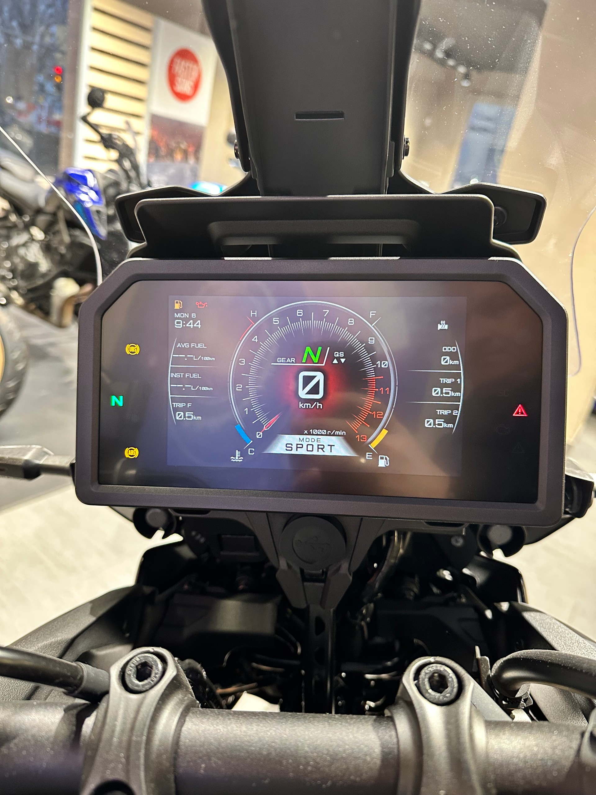 YAMAHA Tracer 9 GT+-showroom-element-2