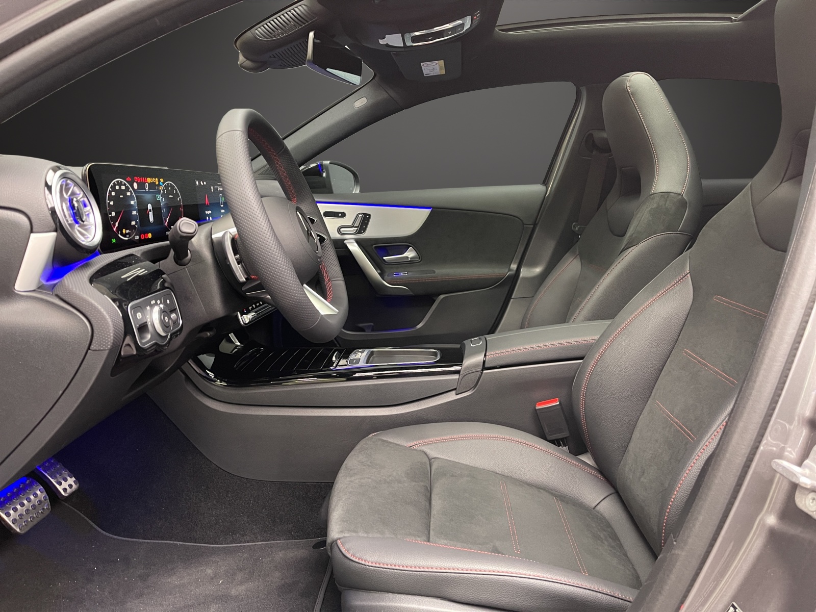 MERCEDES-BENZ A 220 4Matic 8G-DCT-image-8
