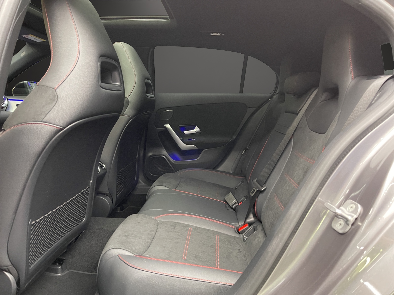 MERCEDES-BENZ A 220 4Matic 8G-DCT-image-10