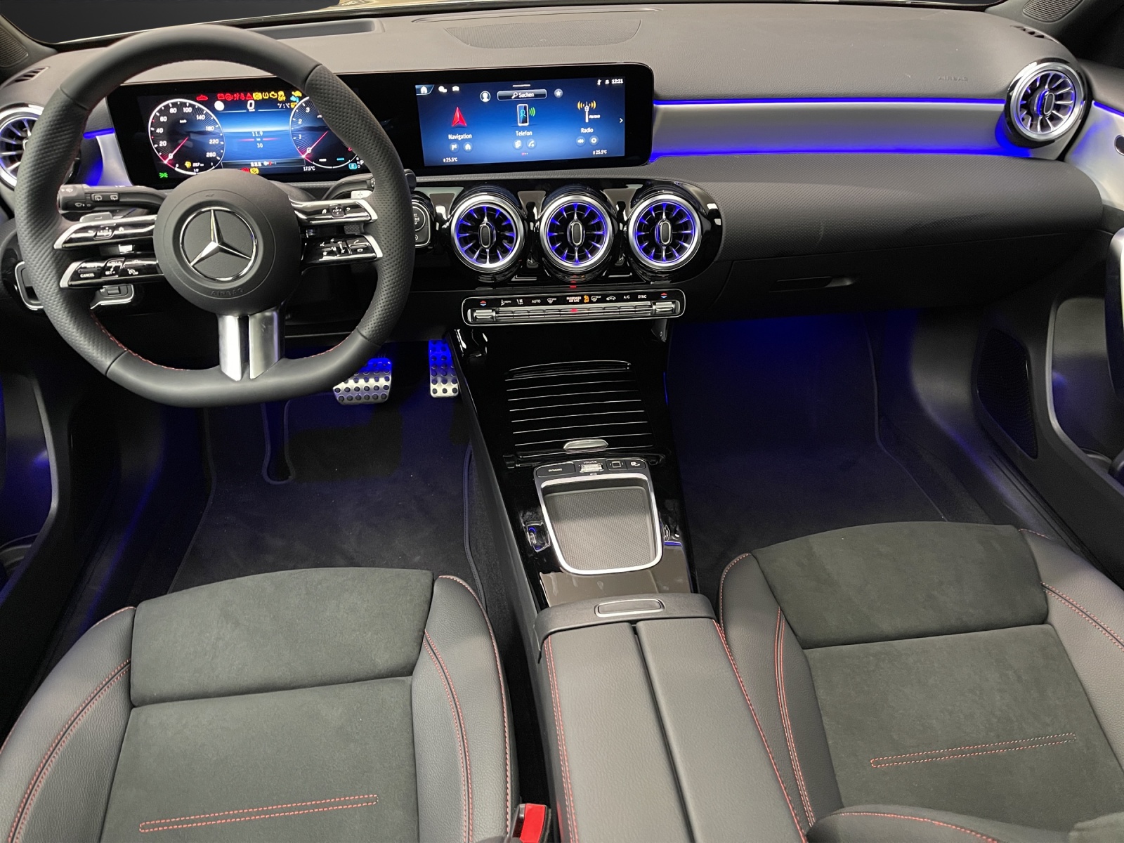 MERCEDES-BENZ A 220 4Matic 8G-DCT-image-9