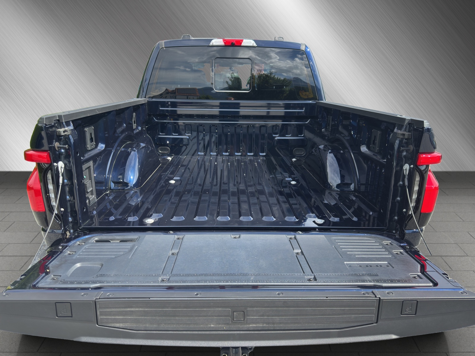 FORD F-150 Lightning DKab.Pick-up 98 kWh Lariat Launch Edition-image-13