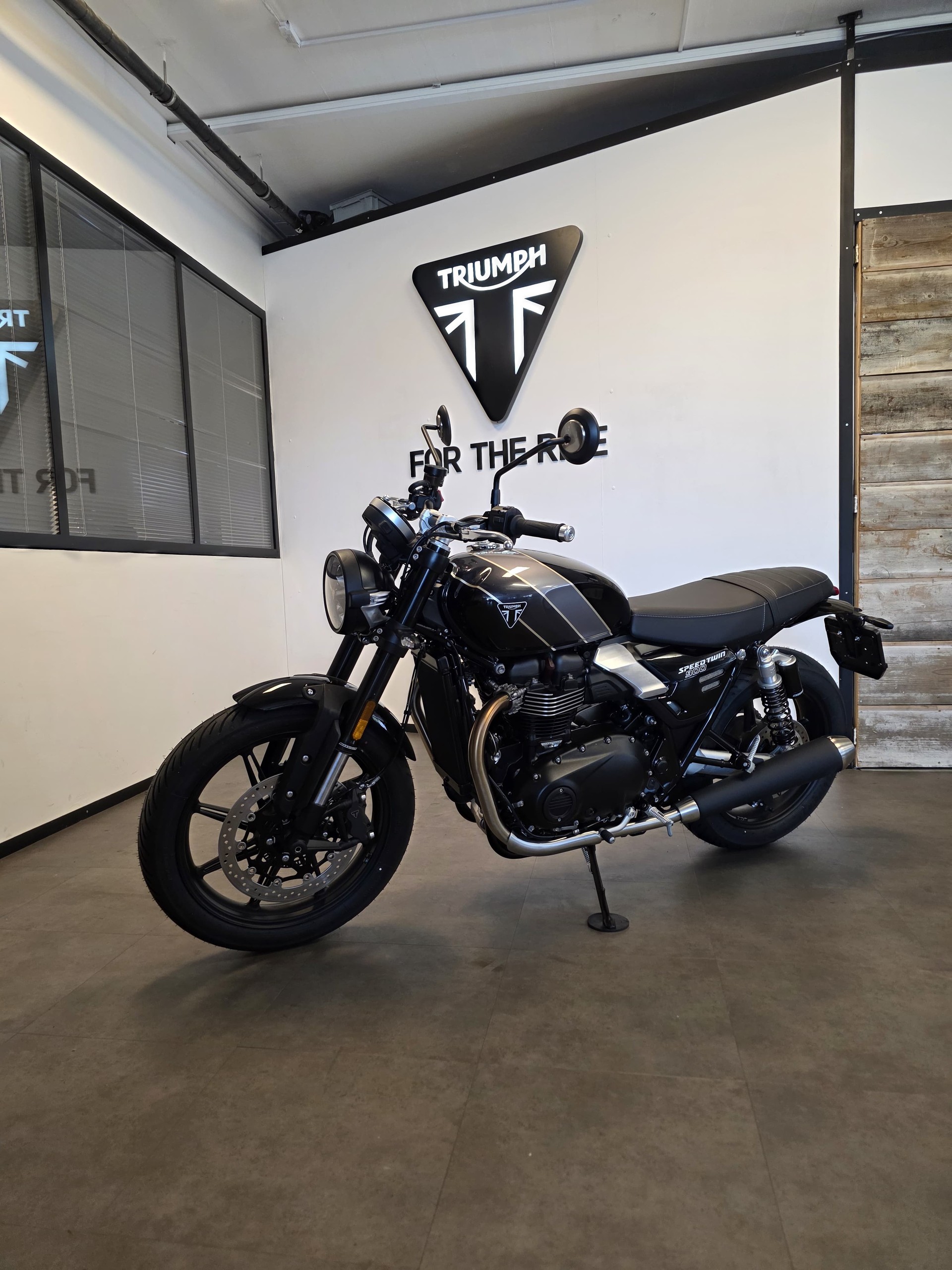 TRIUMPH Speed Twin 900 Black 2026-image-3